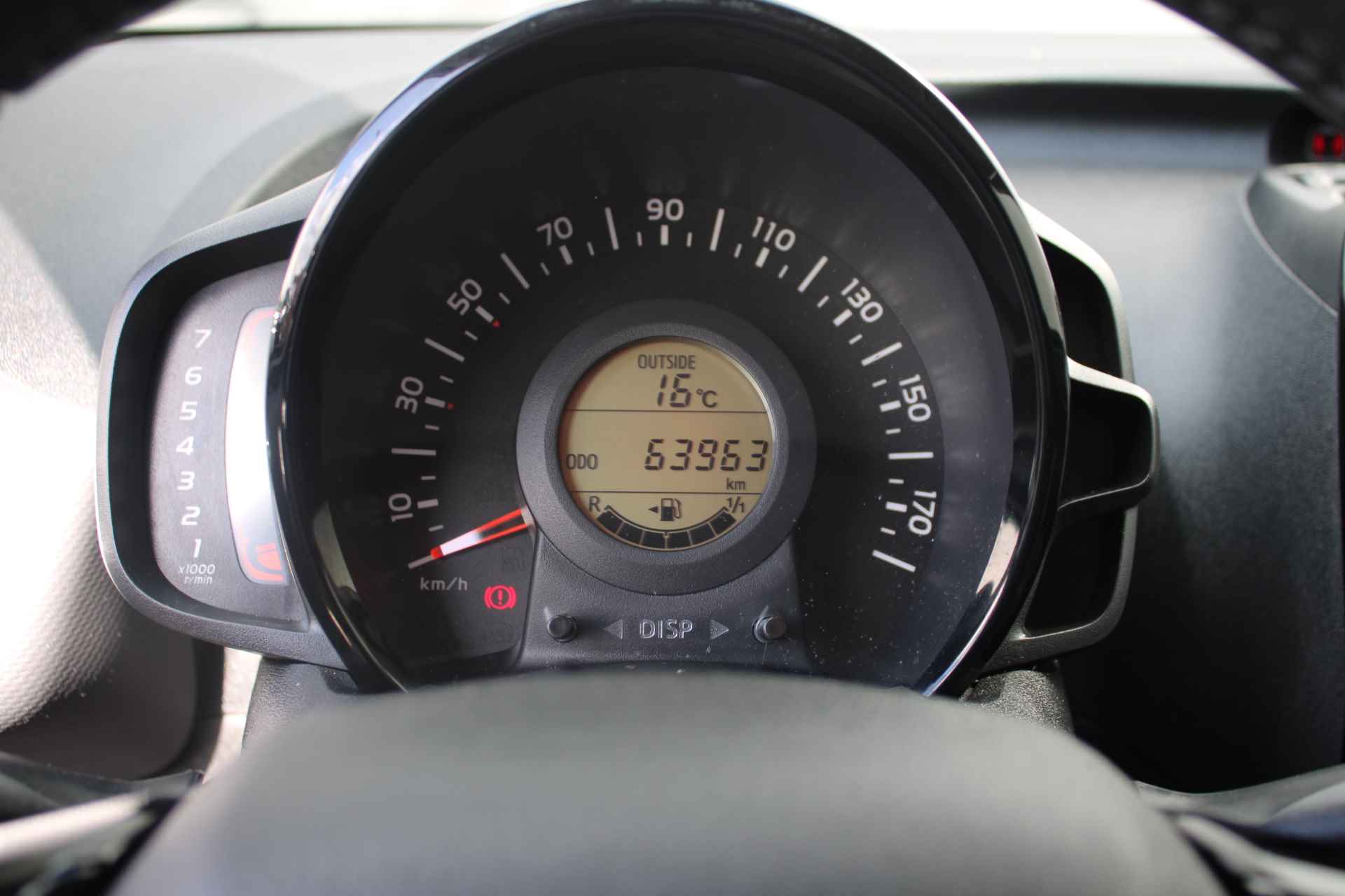 Peugeot 108 108 5-deurs Allure 1.0 e-VTi 72pk | NAVI | CLIMA | LICHTMETAAL | DONKER GLAS | DAB | ALLSEASON BANDEN | - 15/22