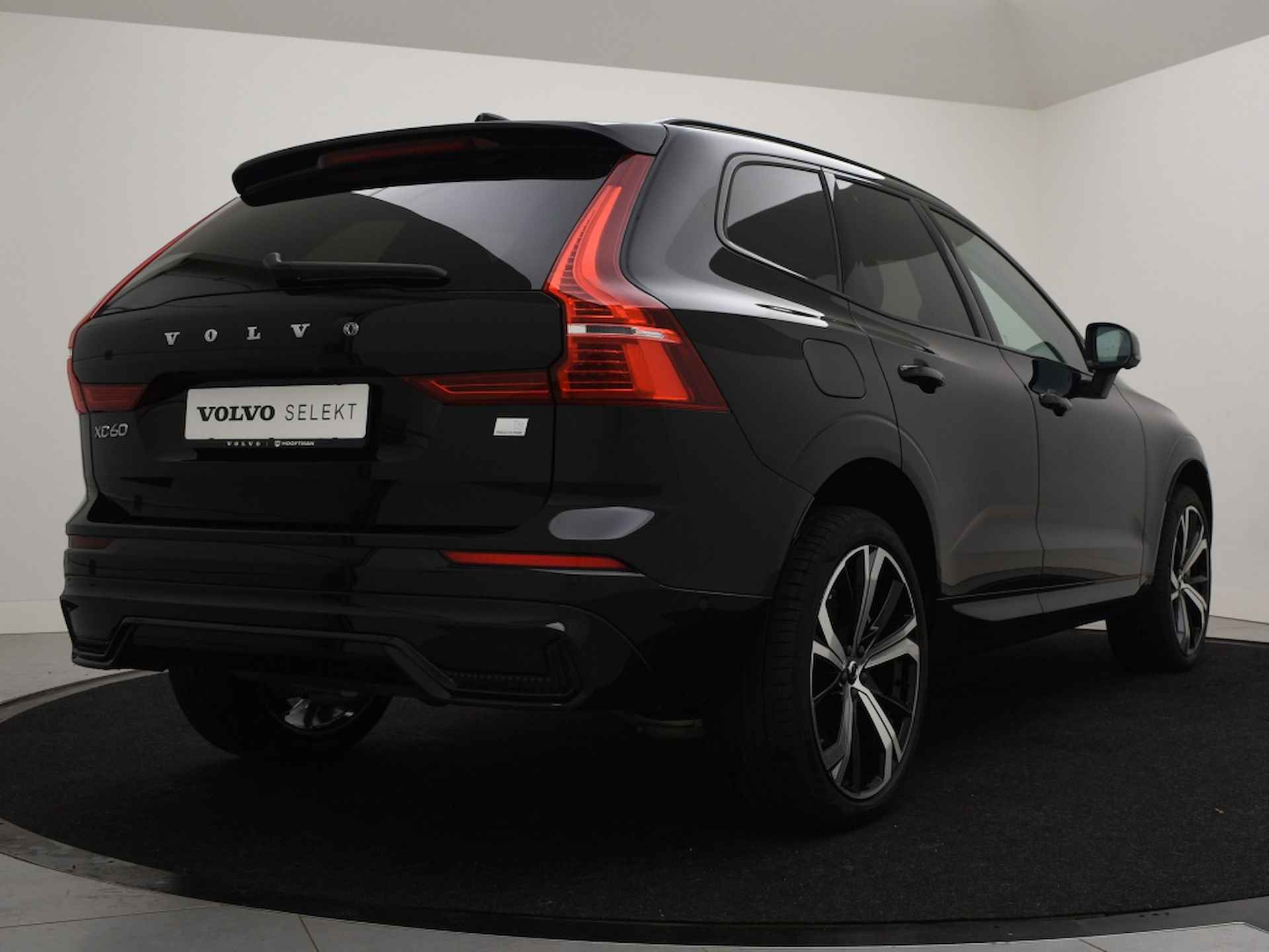 Volvo XC60 T6 PLUG-IN HYBRID LONG RANGE PLUS DARK LUCHTVERING 360GR CAM 21I - 4/44