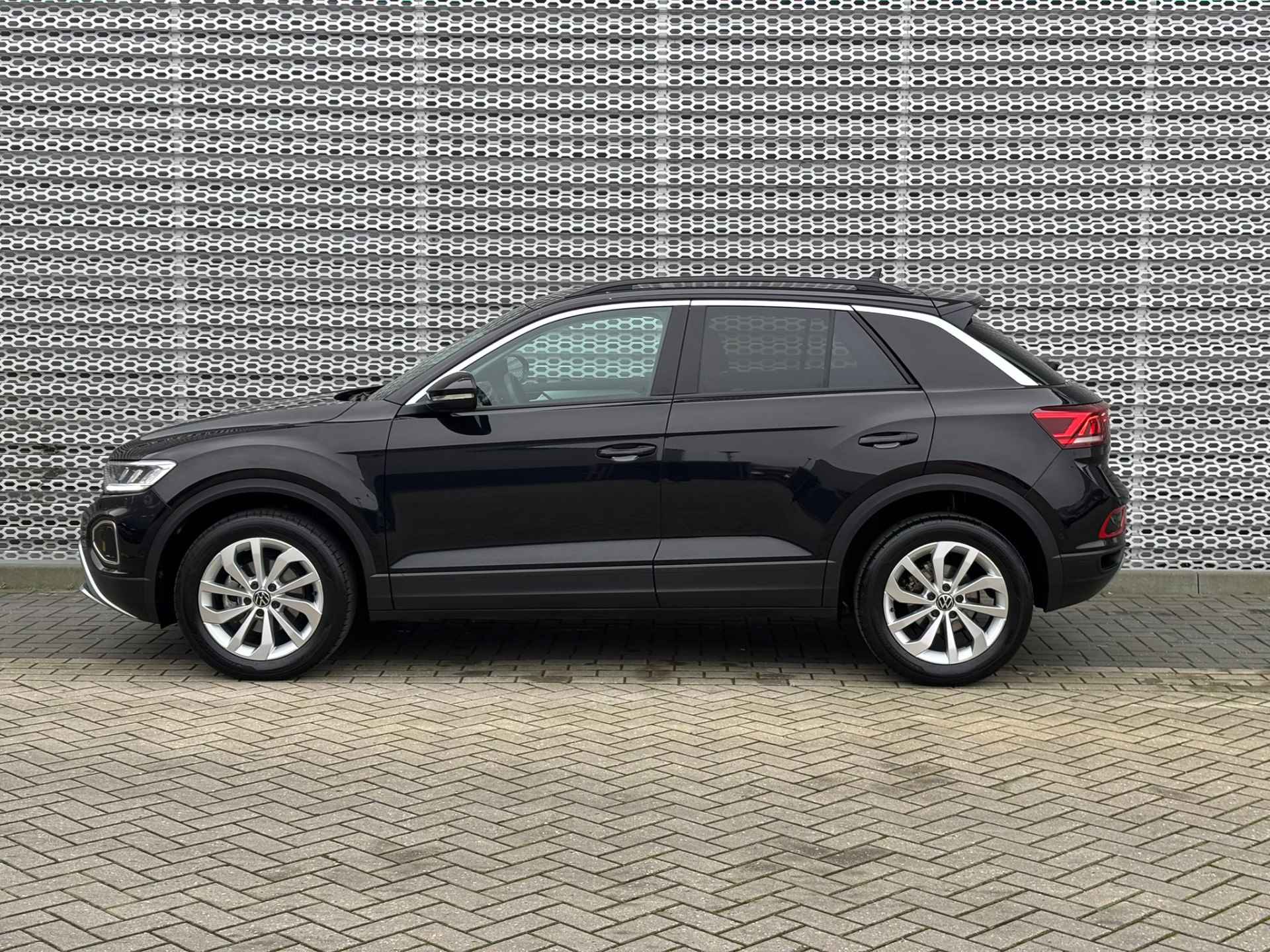 Volkswagen T-Roc 1.0 TSI Life Edition / Digitale Cockpit / Achteruitrijcamera / Keyless Entry-Start / LED - 6/32