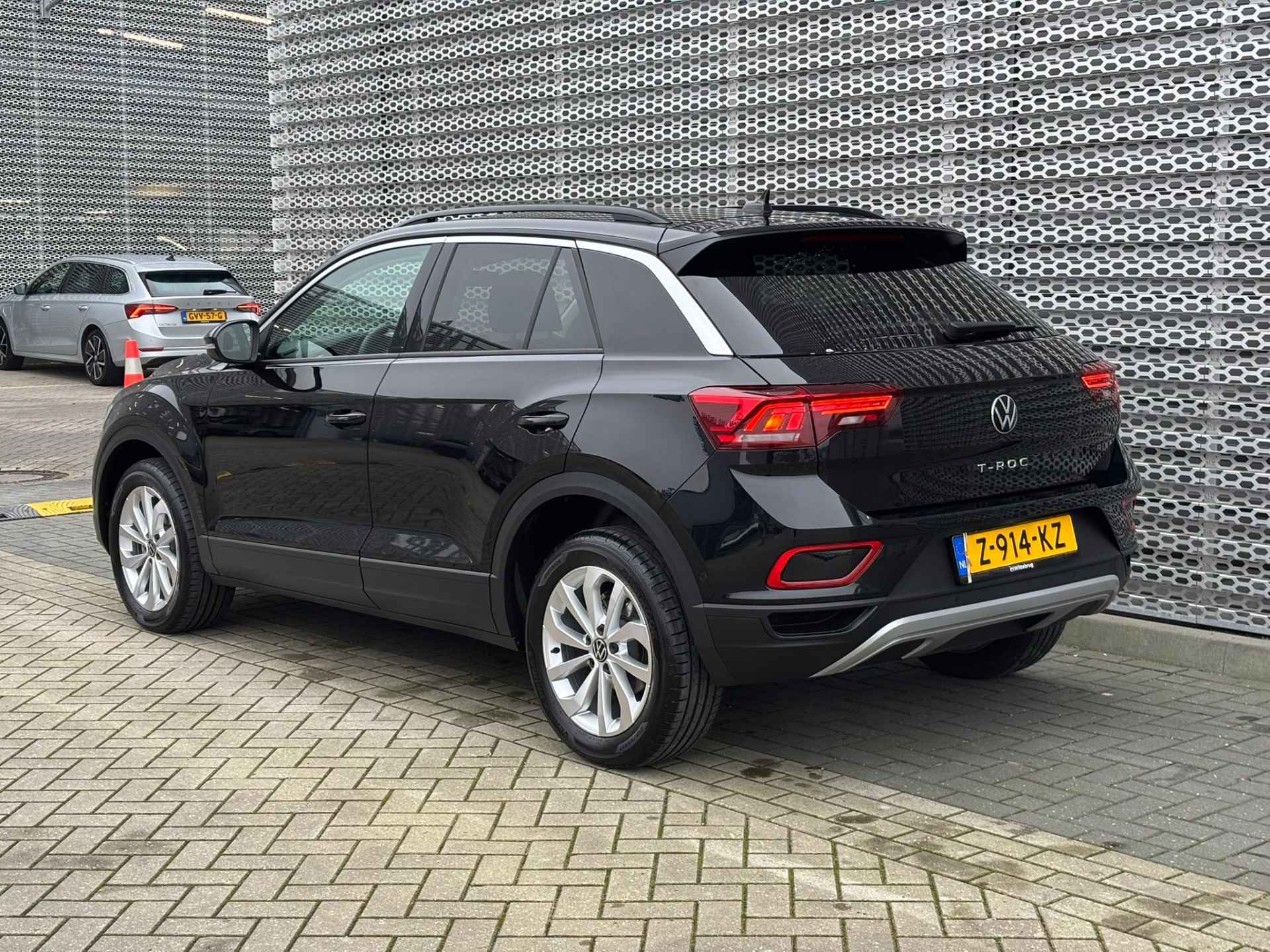 Volkswagen T-Roc 1.0 TSI Life Edition / Digitale Cockpit / Achteruitrijcamera / Keyless Entry-Start / LED - 7/32