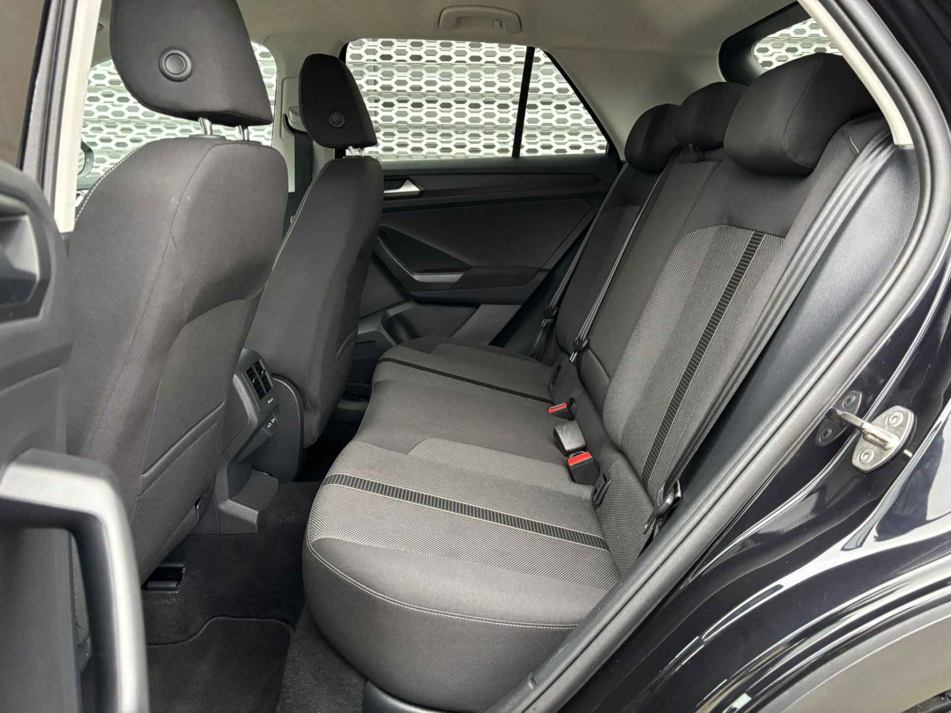 Volkswagen T-Roc 1.0 TSI Life Edition / Digitale Cockpit / Achteruitrijcamera / Keyless Entry-Start / LED - 11/32