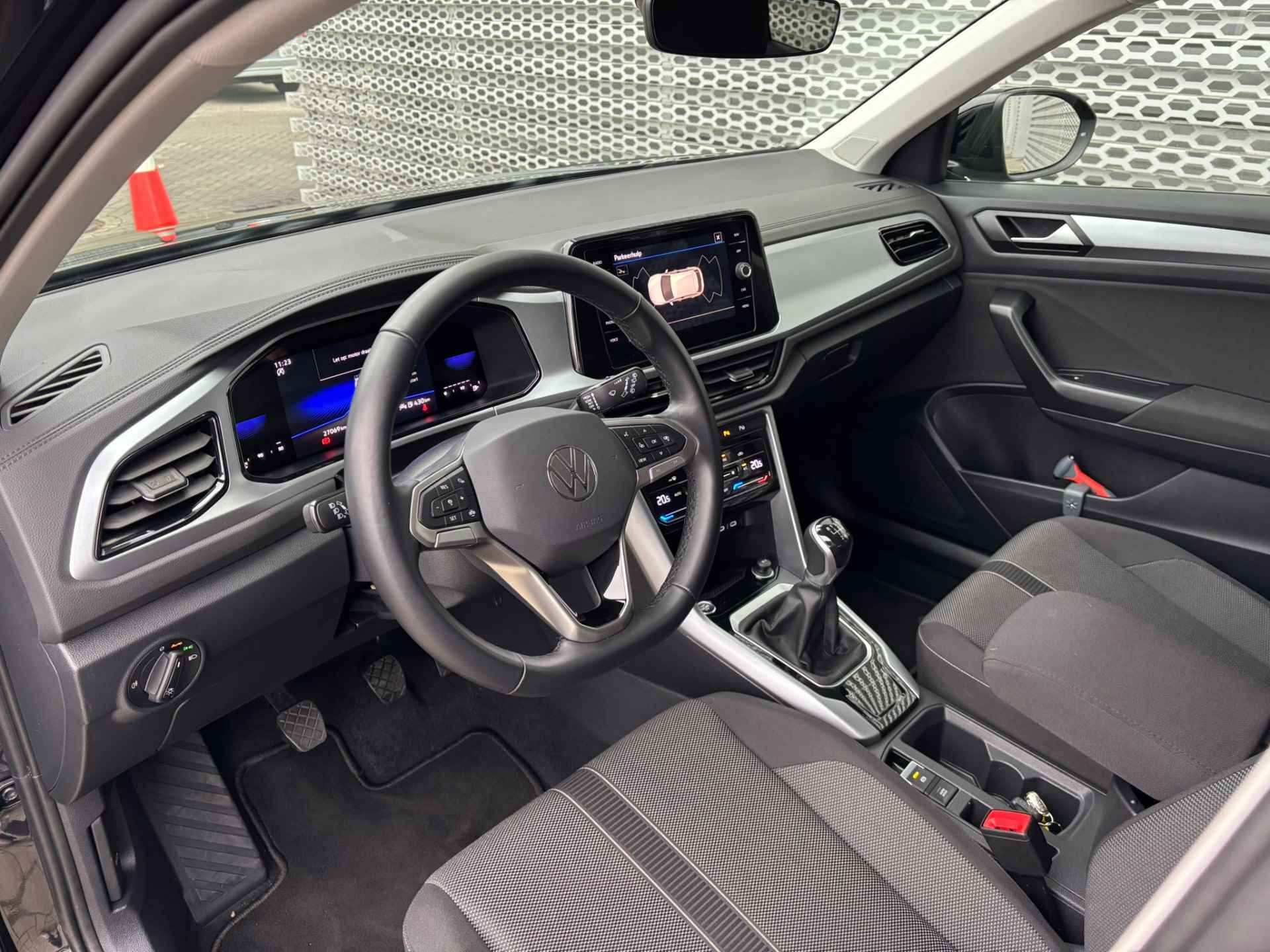 Volkswagen T-Roc 1.0 TSI Life Edition / Digitale Cockpit / Achteruitrijcamera / Keyless Entry-Start / LED - 23/32