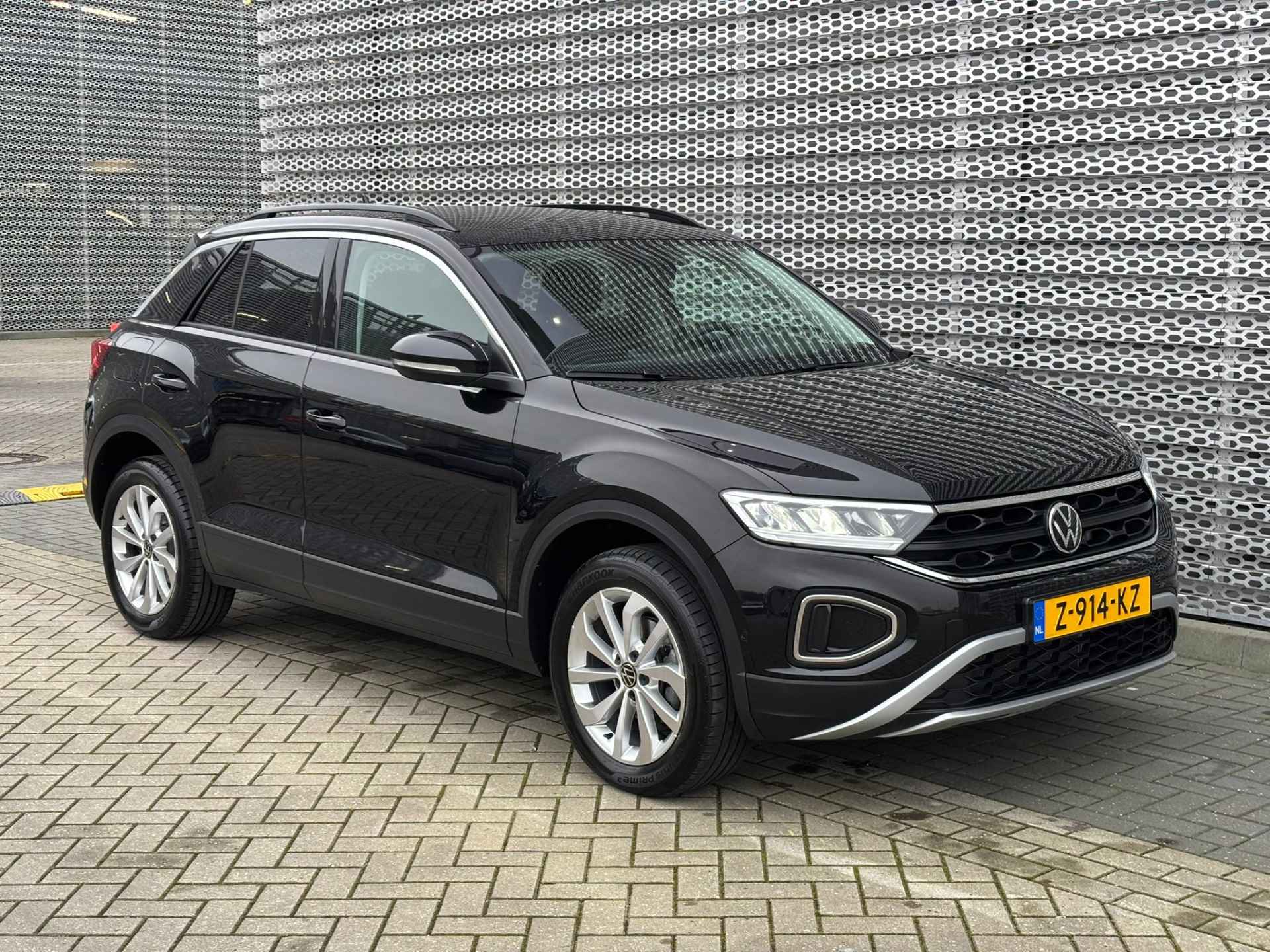 Volkswagen T-Roc 1.0 TSI Life Edition / Digitale Cockpit / Achteruitrijcamera / Keyless Entry-Start / LED - 28/32