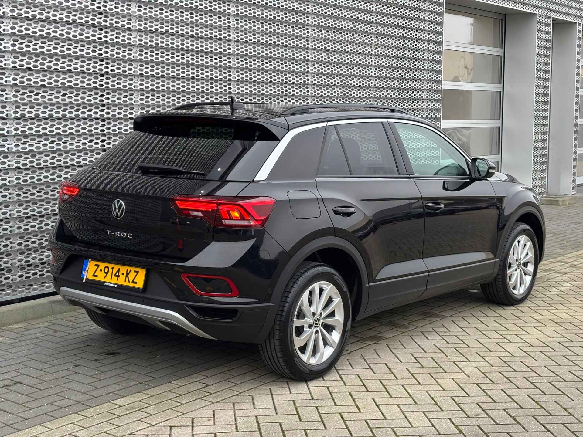 Volkswagen T-Roc 1.0 TSI Life Edition / Digitale Cockpit / Achteruitrijcamera / Keyless Entry-Start / LED - 30/32