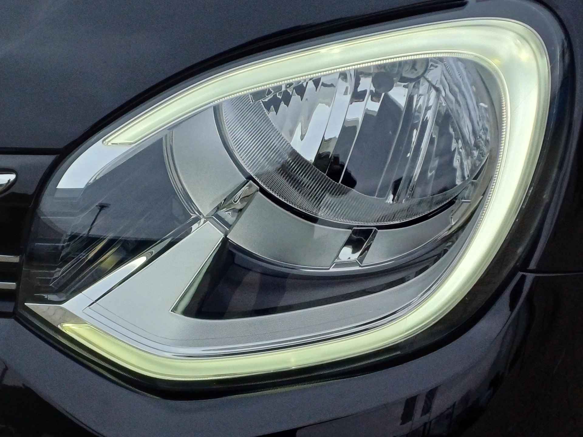 Renault Twingo Z.E. Automaat / Airco / Lichtmetalen Velgen / Parkeercamera / Privacy Glass / LED / Half Leder / Navigatie - 9/39