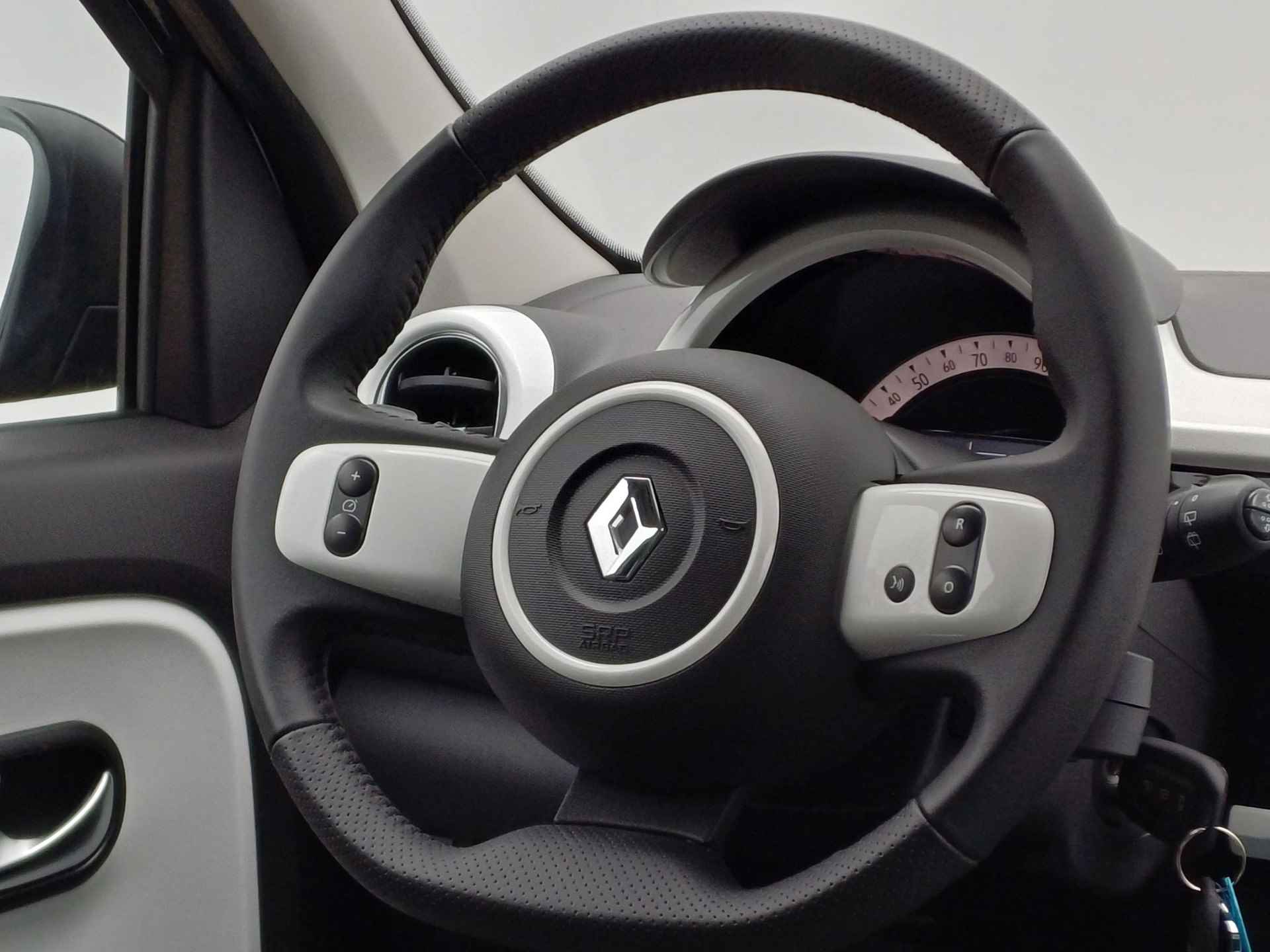 Renault Twingo Z.E. Automaat / Airco / Lichtmetalen Velgen / Parkeercamera / Privacy Glass / LED / Half Leder / Navigatie - 21/39