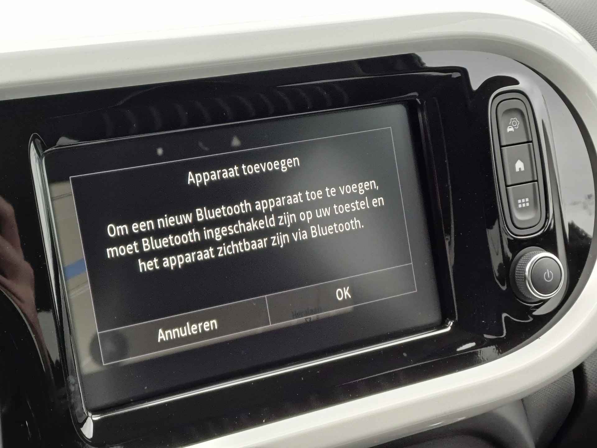 Renault Twingo Z.E. Automaat / Airco / Lichtmetalen Velgen / Parkeercamera / Privacy Glass / LED / Half Leder / Navigatie - 29/39