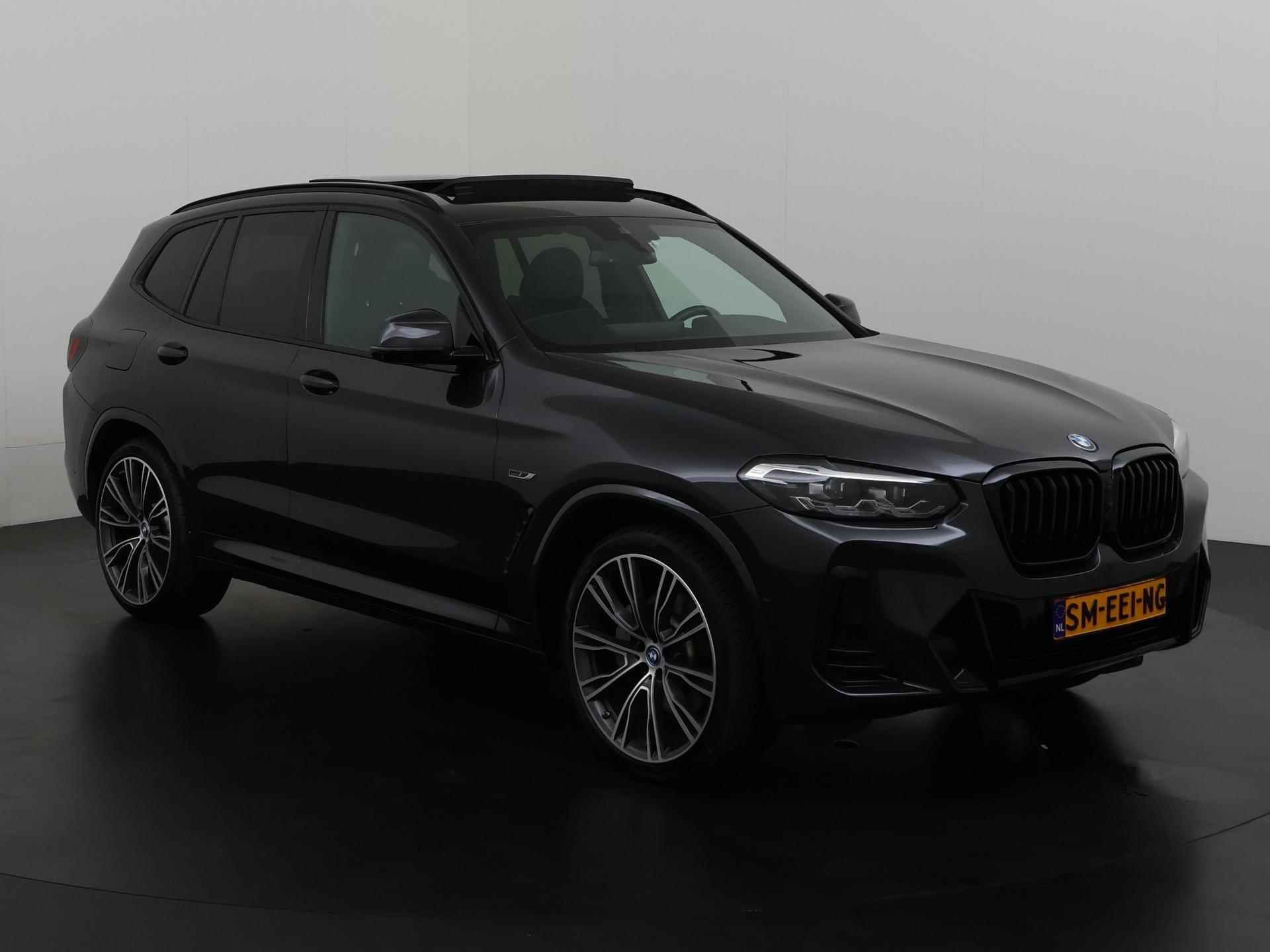 BMW X3 xDrive30e High Executive M Sport Shadow | Panoramadak | Mem stoel | 360 Camera | Comfort access | Zondag Open! - 30/42