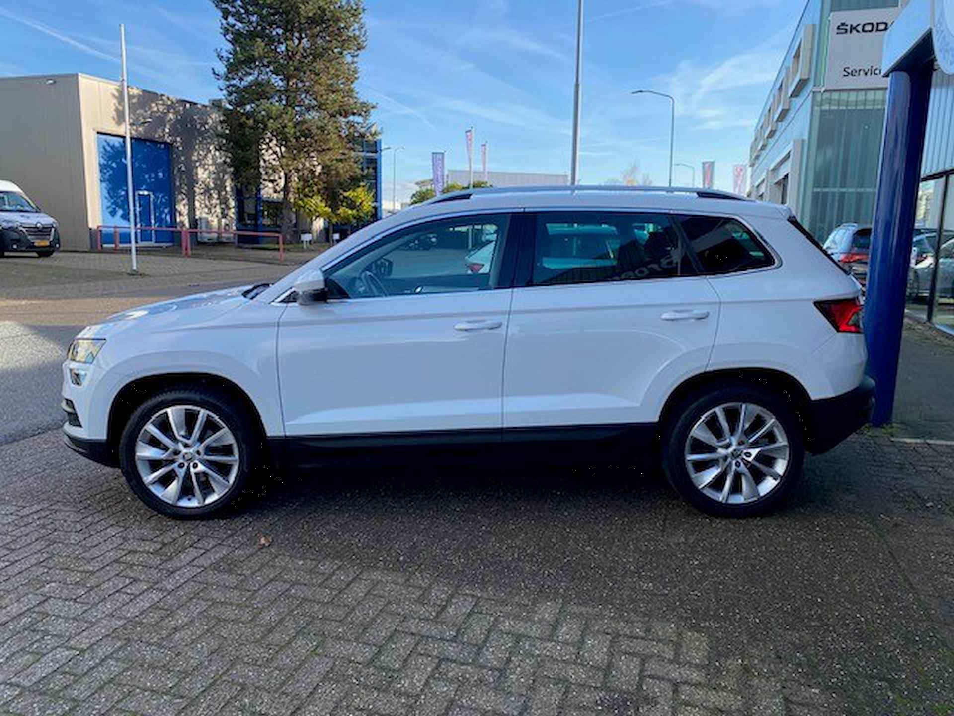 SKODA Karoq 1.0 TSI 115pk DSG-7 Ambition Business met 18", Stoelv. en Smartlink+ - 4/38