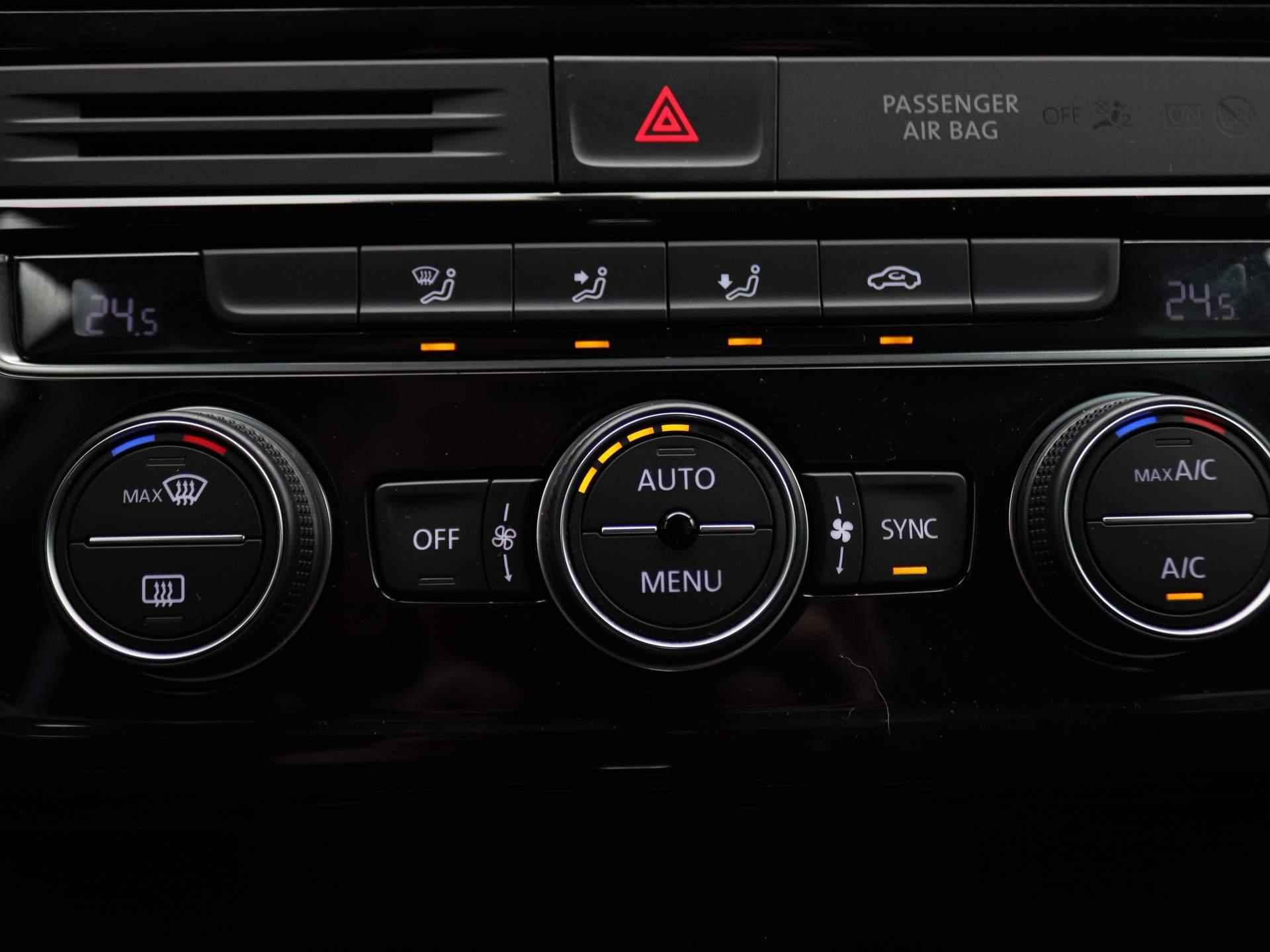 Volkswagen Golf Sportsvan 1.0 TSI Highline 115PK DSG LED Koplampen, Achteruitrijcamera, Adaptieve Cruise Controle, Navigatie, Lederen bekleding, Stoelverwarming, Climate Controle, 16" Lichtmetalen velgen - 30/42