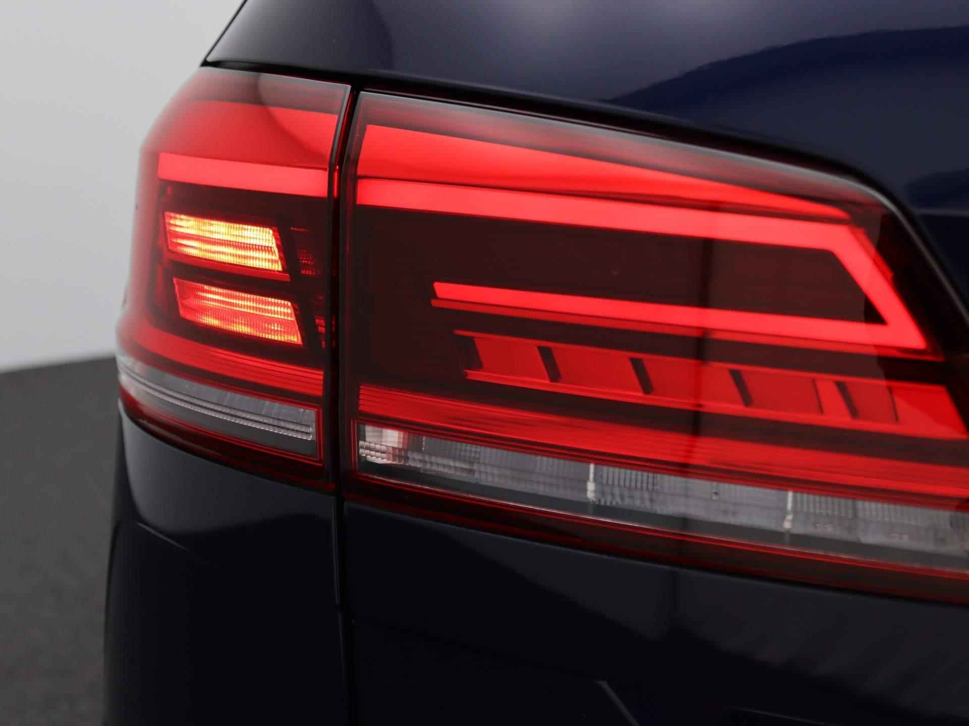 Volkswagen Golf Sportsvan 1.0 TSI Highline 115PK DSG LED Koplampen, Achteruitrijcamera, Adaptieve Cruise Controle, Navigatie, Lederen bekleding, Stoelverwarming, Climate Controle, 16" Lichtmetalen velgen - 41/42