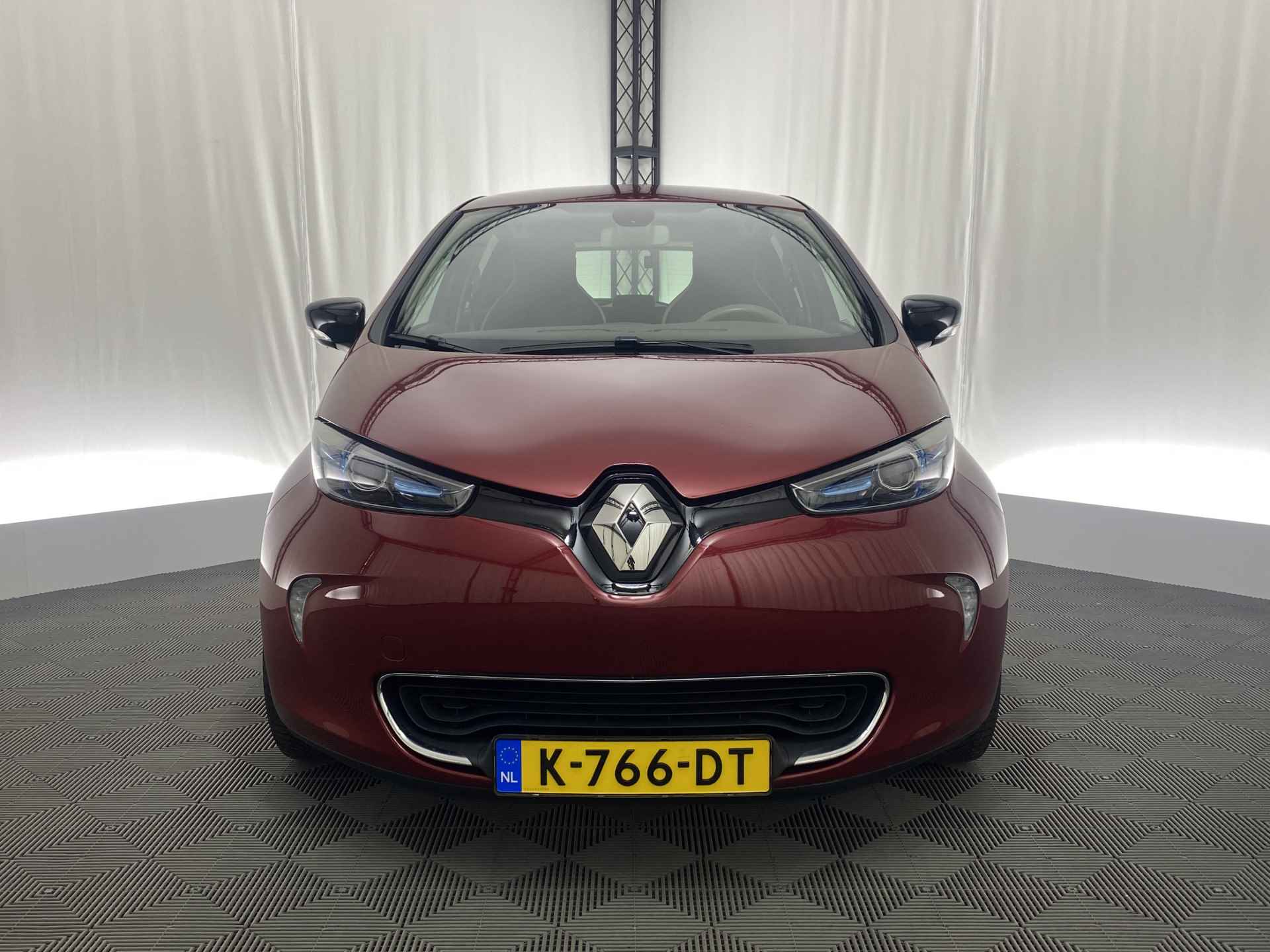 Renault ZOE R110 Bose 41 kWh | Navi | Cruise Control | Voorverwarming | Apple Carplay | - 3/37