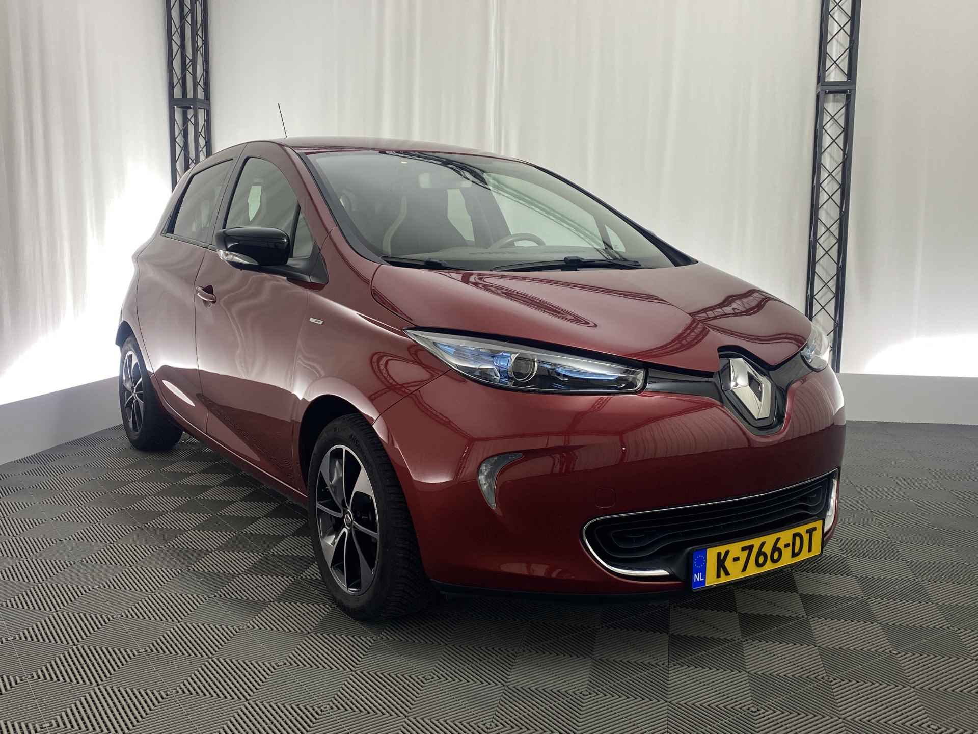 Renault ZOE R110 Bose 41 kWh | Navi | Cruise Control | Voorverwarming | Apple Carplay | - 4/37