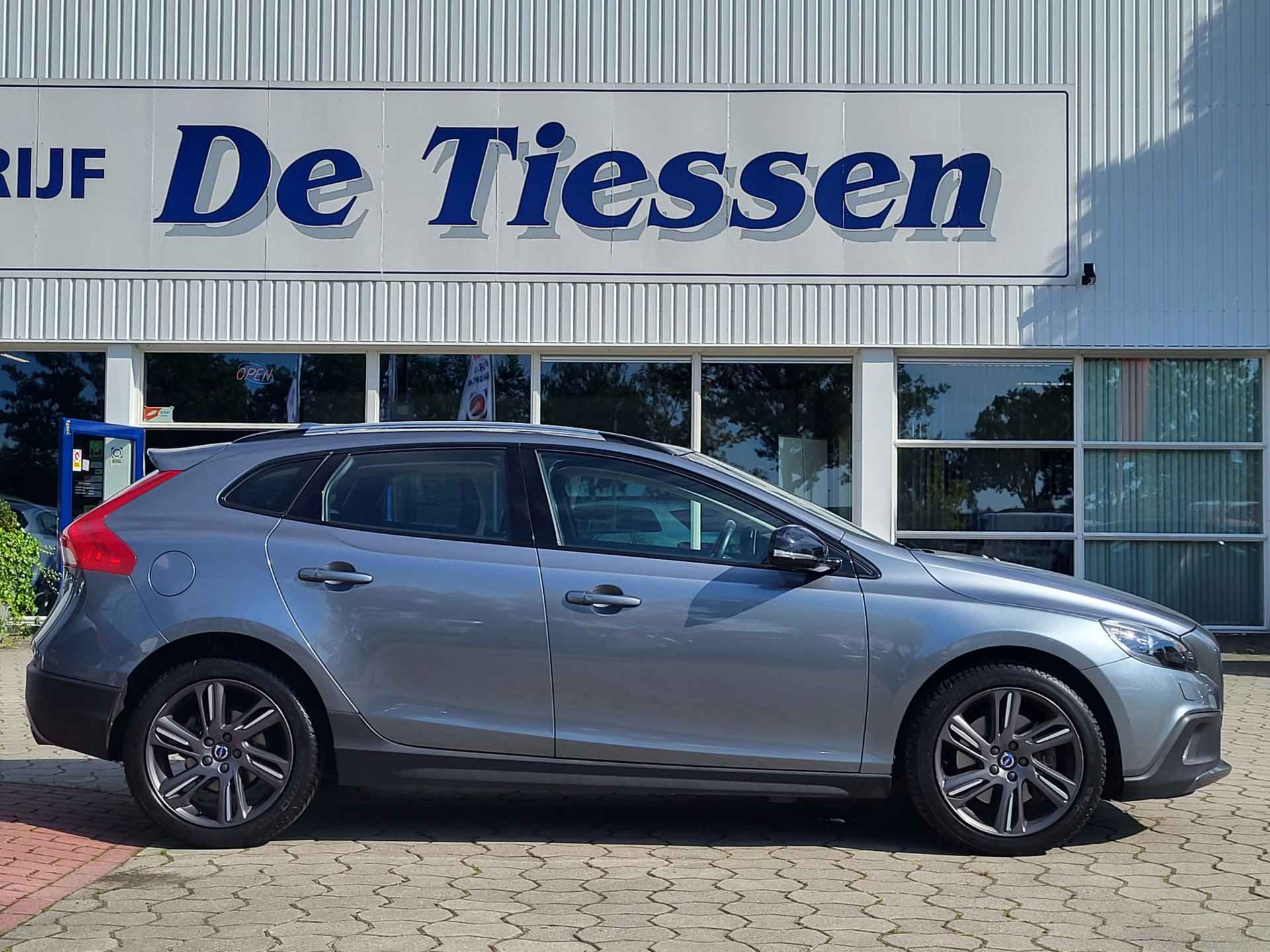 Volvo V40 Cross Country 1.5 T3 153PK Summum luxury-line, Automaat, Panoramadak, Trekhaak, Leer, Rijklaar met beurt & garantie! - 6/30