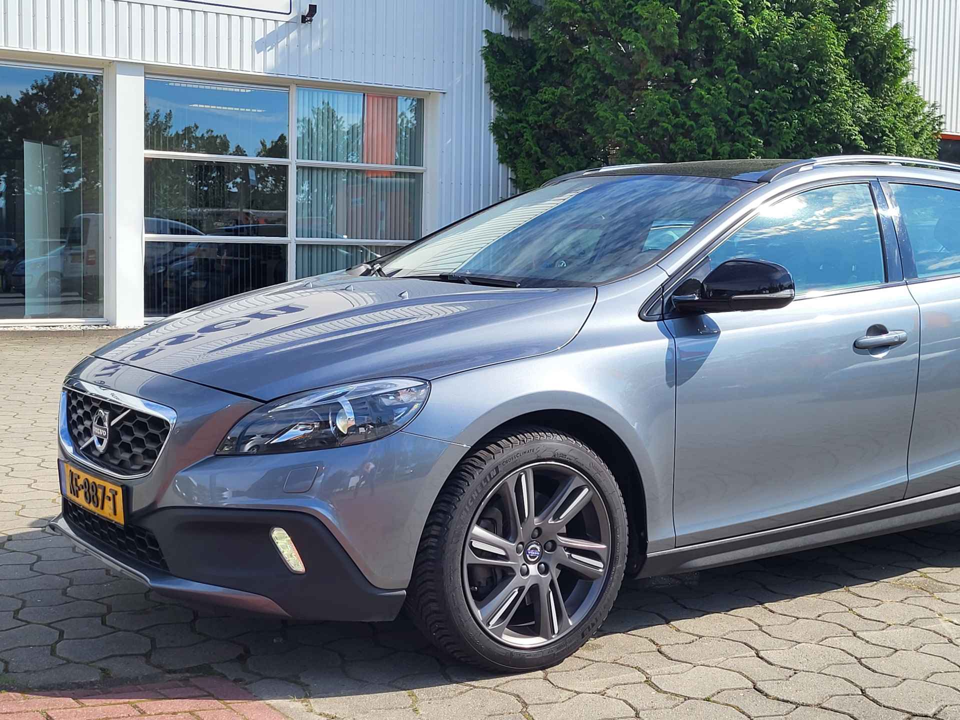 Volvo V40 Cross Country 1.5 T3 153PK Summum luxury-line, Automaat, Panoramadak, Trekhaak, Leer, Rijklaar met beurt & garantie! - 26/30