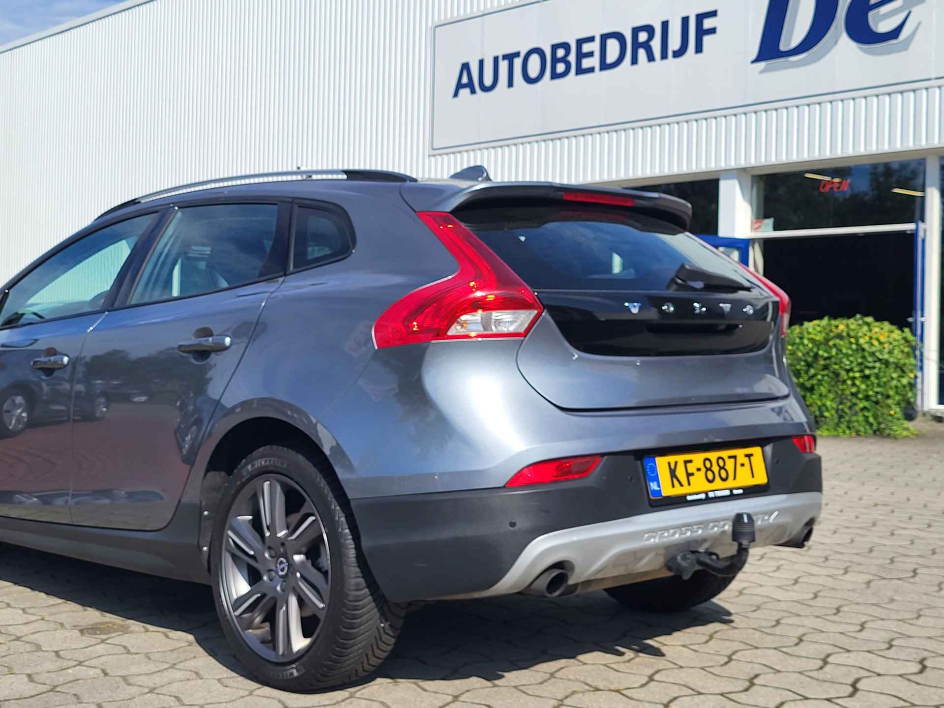 Volvo V40 Cross Country 1.5 T3 153PK Summum luxury-line, Automaat, Panoramadak, Trekhaak, Leer, Rijklaar met beurt & garantie! - 27/30