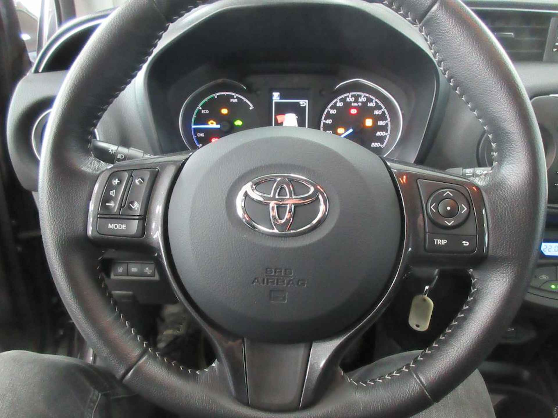 Toyota Yaris 1.5 Hybrid Dynamic,navi +achteruitrijcamera,climate+ cruise control - 13/15