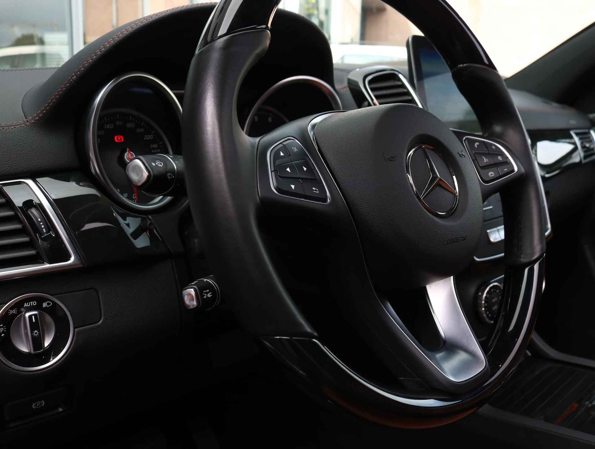 Mercedes-Benz GLE Coupé 400 4MATIC AMG | Panoramadak | Distronic | Trekhaak - 17/29