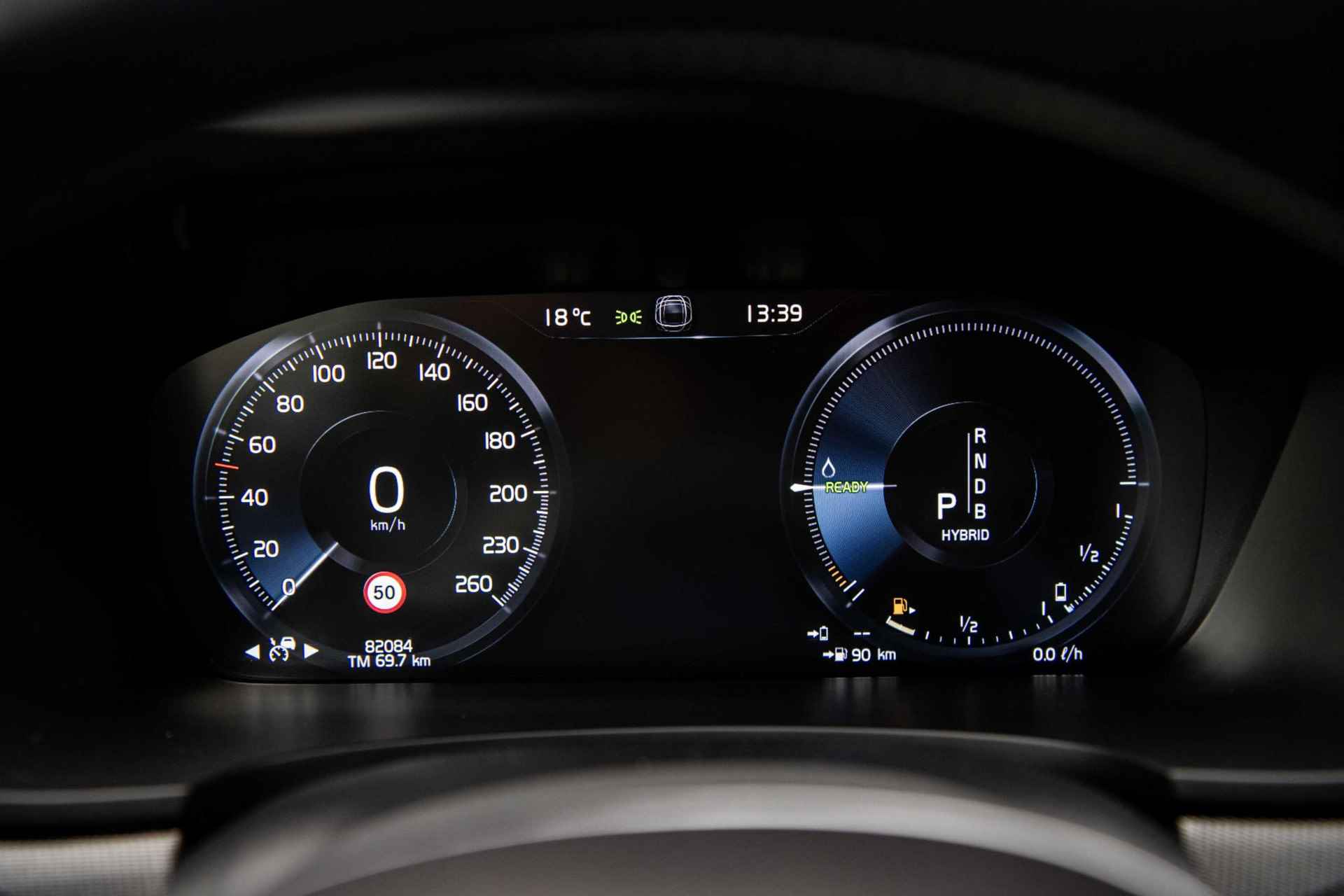 Volvo V90 T8 Aut AWD R-Design | Navi | Getint Glas | Camera | Stoel+Stuur+Achterbank verwarmd | Park Assist | trekhaak - 14/37