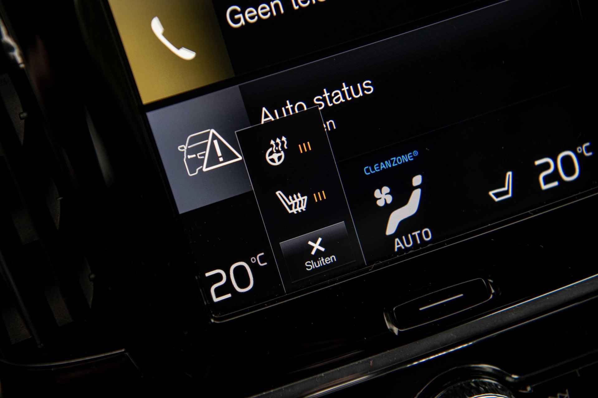 Volvo V90 T8 Aut AWD R-Design | Navi | Getint Glas | Camera | Stoel+Stuur+Achterbank verwarmd | Park Assist | trekhaak - 31/37