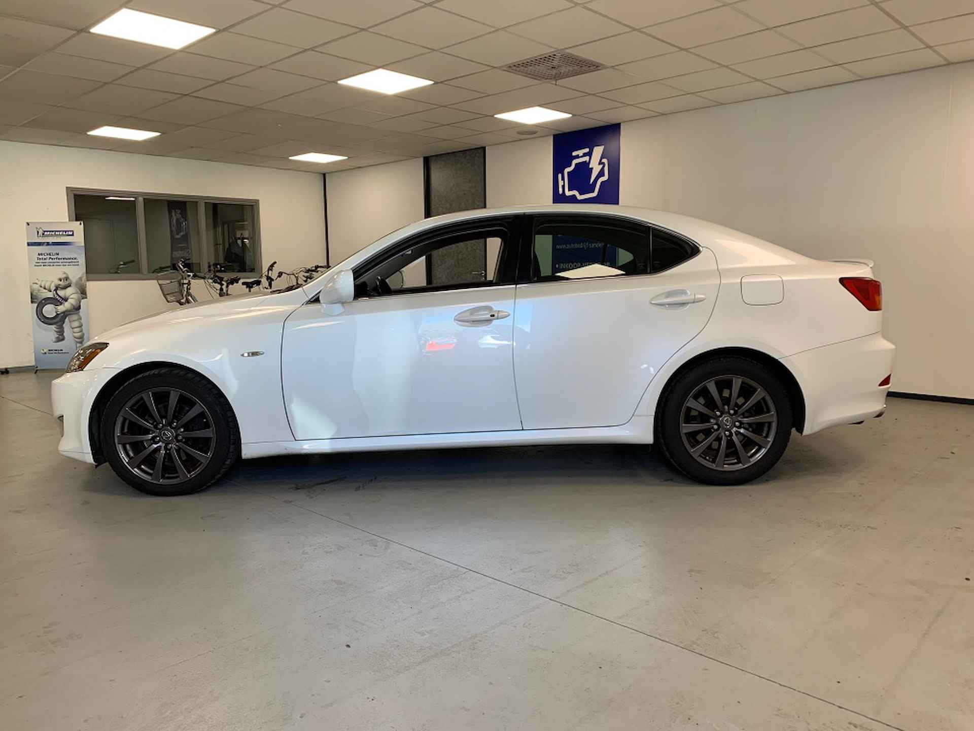 Lexus IS 250 Business v6 - 4/17