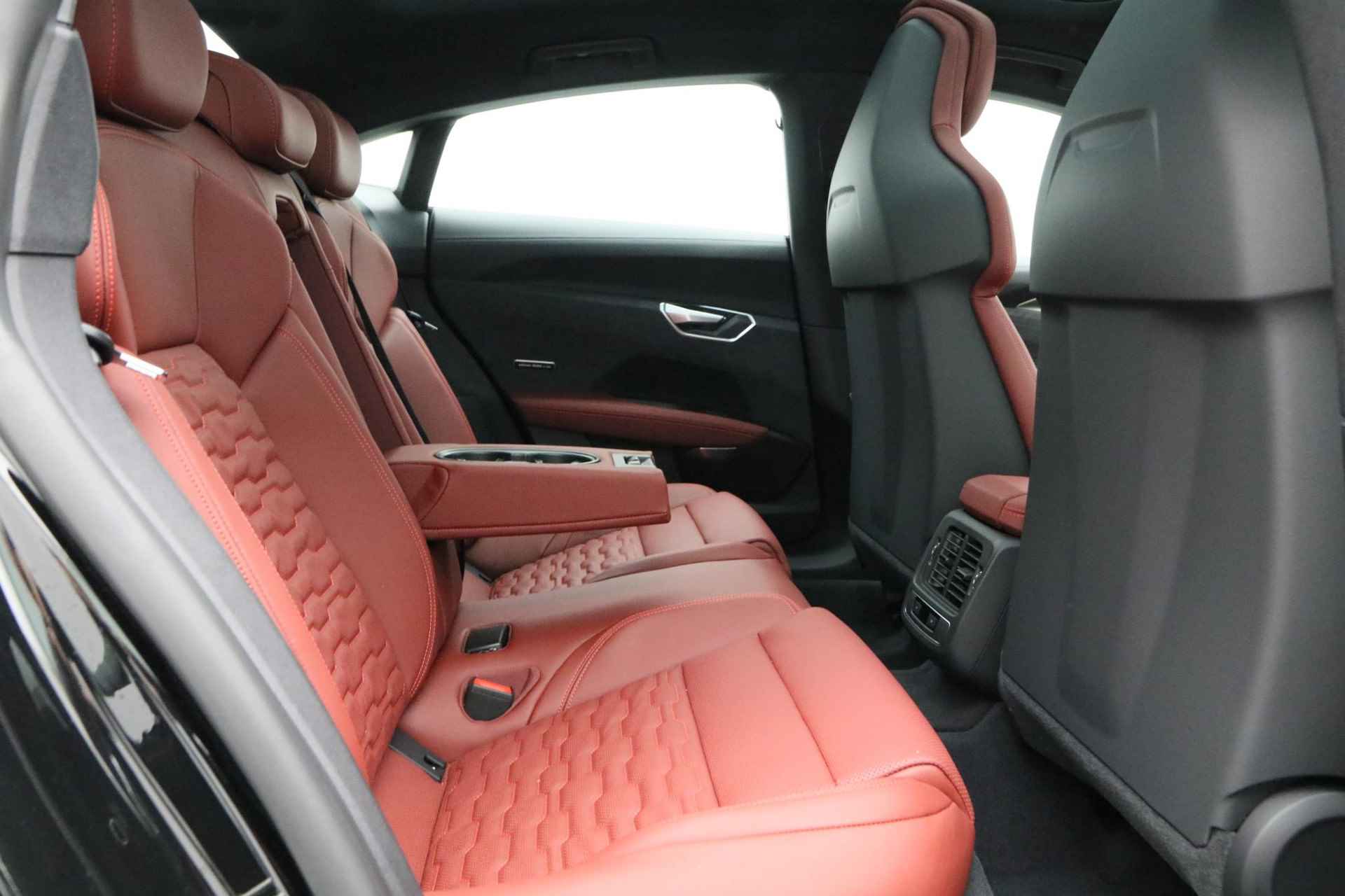 Audi e-tron GT edition ZERO 93 kWh 476PK - incl. BTW | 12% Bijtelling | Warmtepomp | Pano | Laser LED | 360 camera | Leer | 20 inch | B&O - 50/54