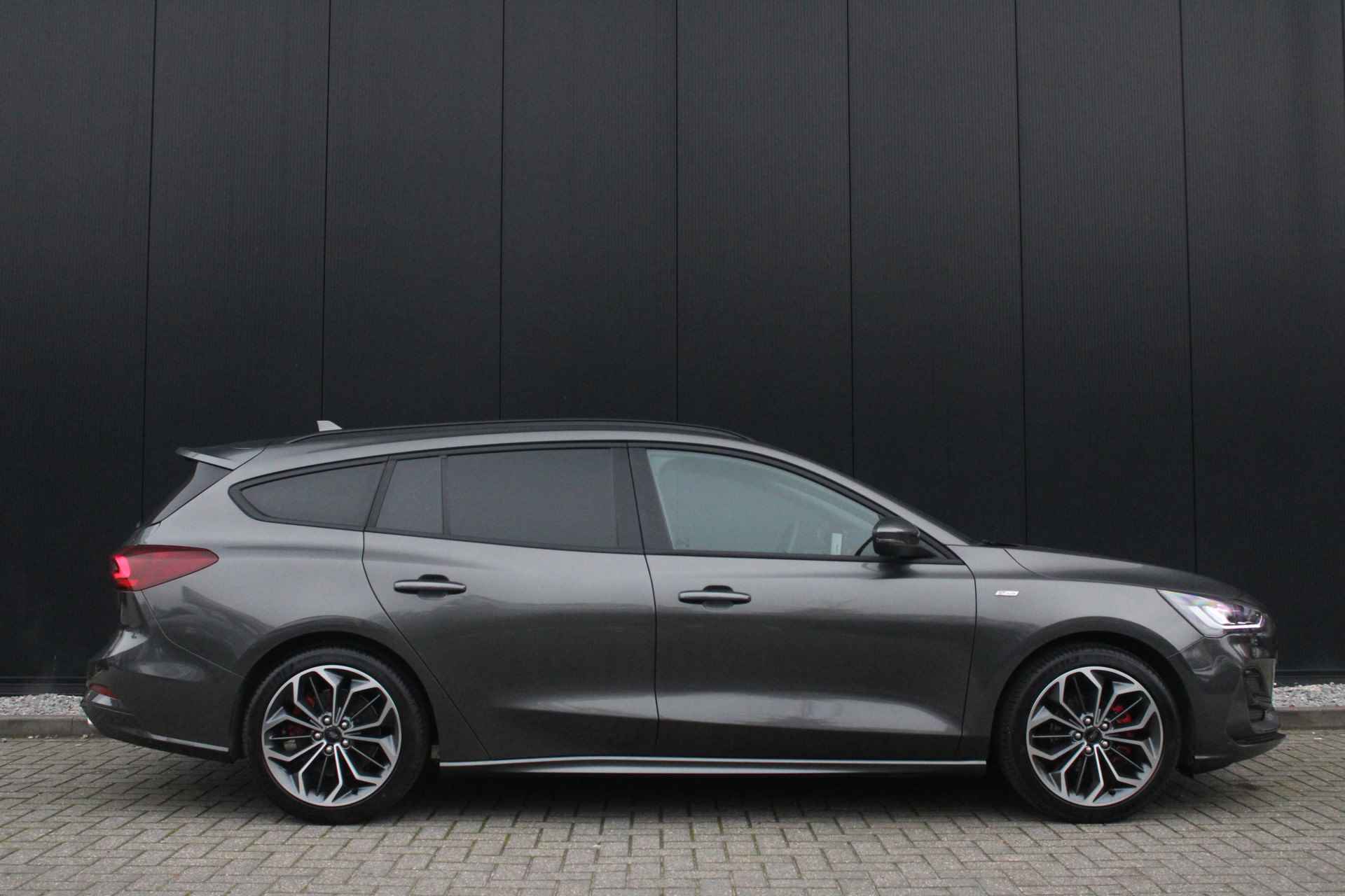 Ford Focus Wagon 1.0 Hybrid ST Line X | ADAPTIVE CRUISE | B&O | PARKING PACK | WINTER PACK - 4/34