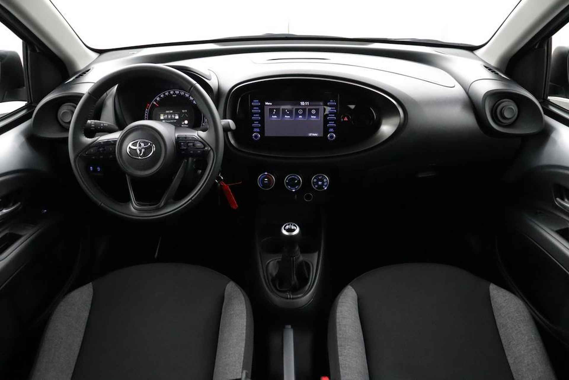 Toyota Aygo X 1.0 VVT-i MT play | Airco | Apple Carplay/Android Auto | Parkeercamera | Adaptieve Cruise-Control | - 4/45