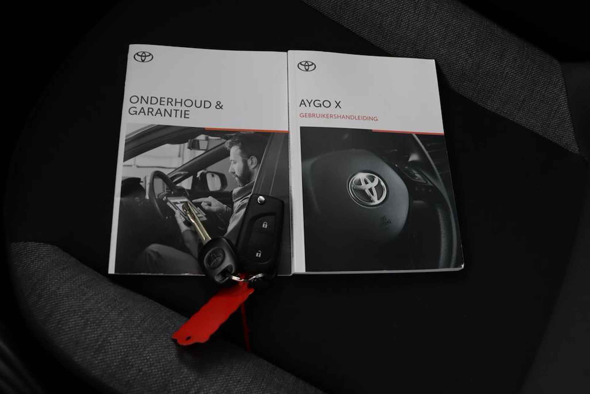 Toyota Aygo X 1.0 VVT-i MT play | Airco | Apple Carplay/Android Auto | Parkeercamera | Adaptieve Cruise-Control | - 11/45