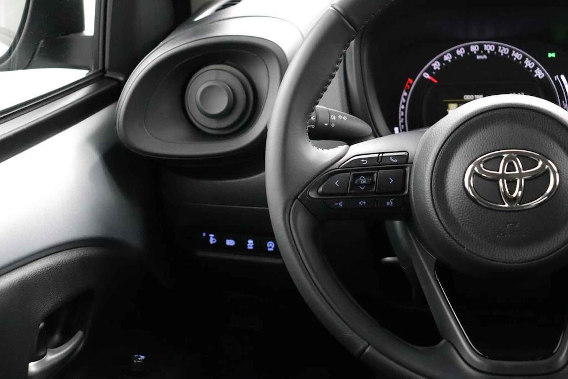 Toyota Aygo X 1.0 VVT-i MT play | Airco | Apple Carplay/Android Auto | Parkeercamera | Adaptieve Cruise-Control | - 19/45
