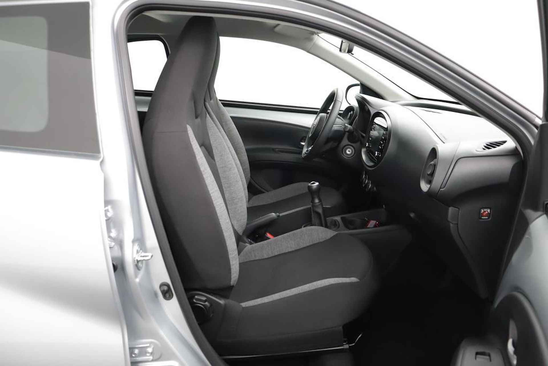 Toyota Aygo X 1.0 VVT-i MT play | Airco | Apple Carplay/Android Auto | Parkeercamera | Adaptieve Cruise-Control | - 22/45