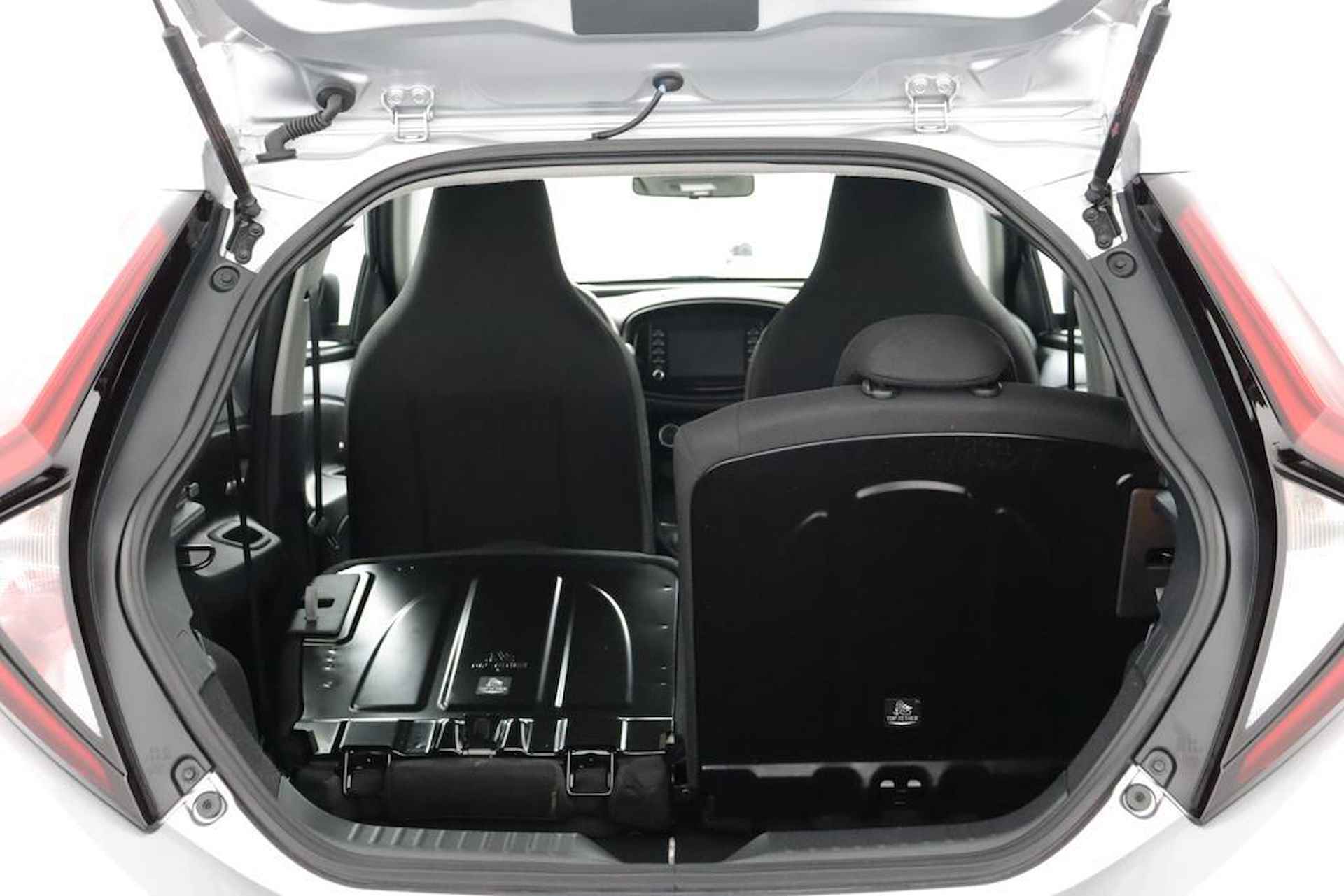 Toyota Aygo X 1.0 VVT-i MT play | Airco | Apple Carplay/Android Auto | Parkeercamera | Adaptieve Cruise-Control | - 24/45