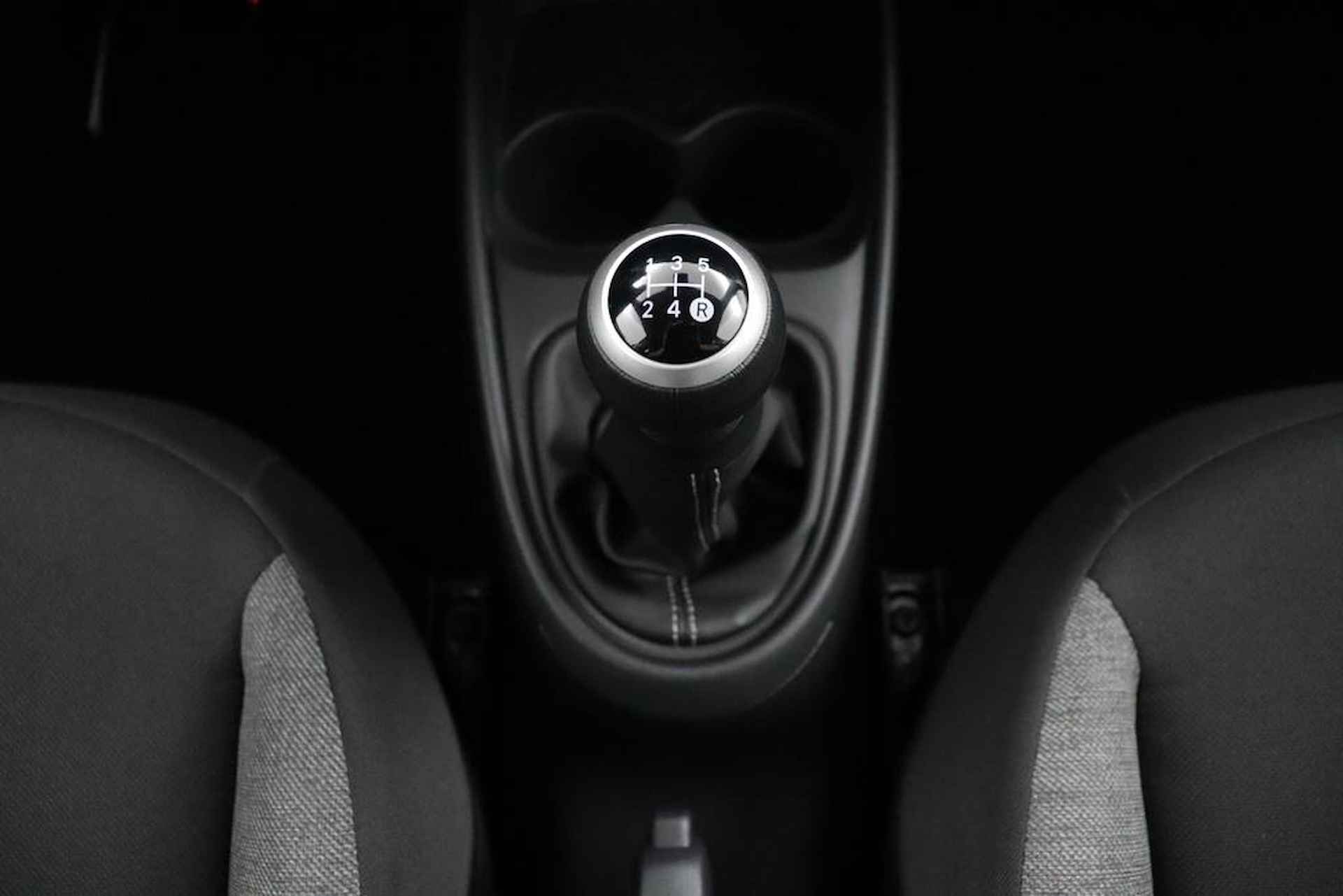 Toyota Aygo X 1.0 VVT-i MT play | Airco | Apple Carplay/Android Auto | Parkeercamera | Adaptieve Cruise-Control | - 26/45