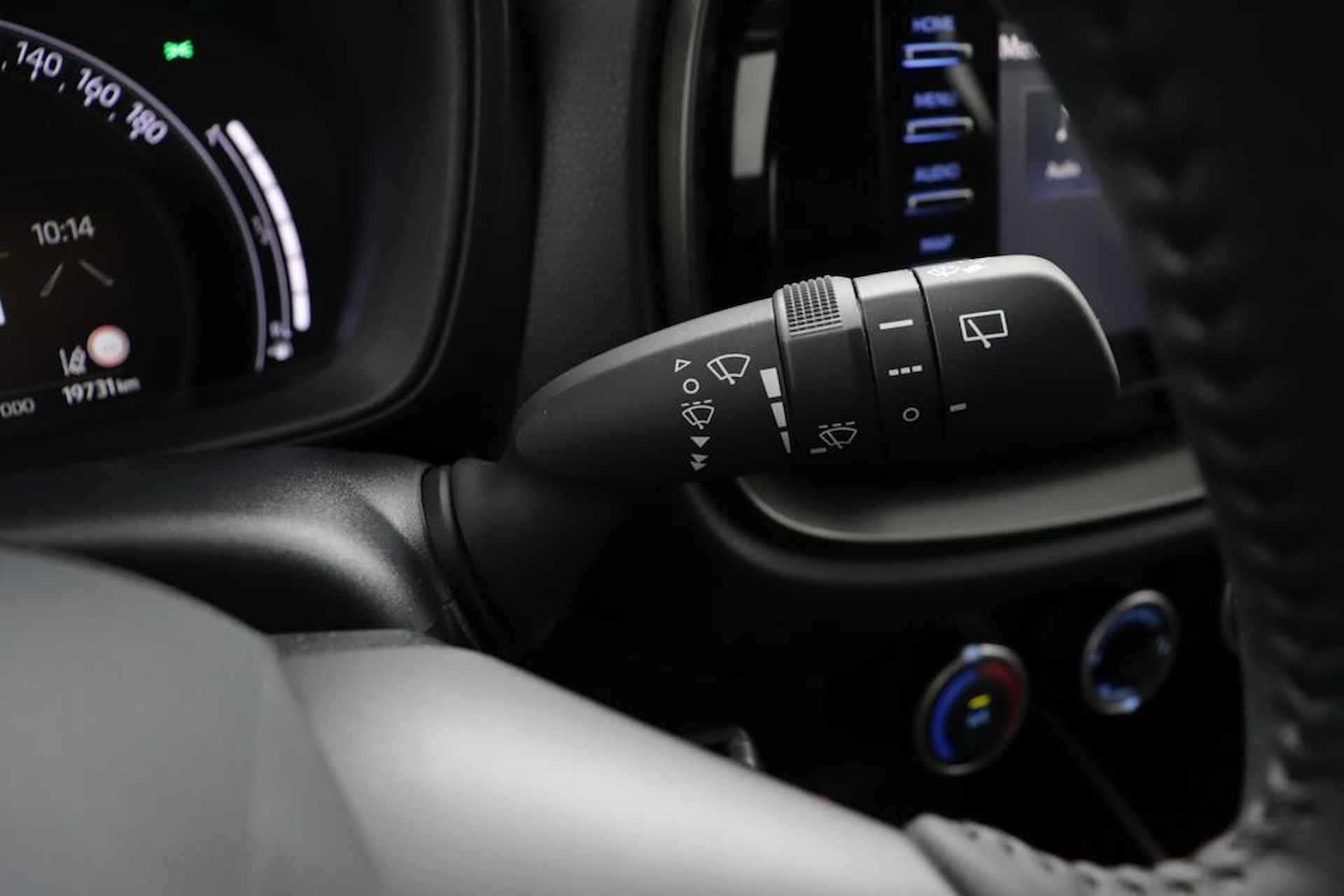 Toyota Aygo X 1.0 VVT-i MT play | Airco | Apple Carplay/Android Auto | Parkeercamera | Adaptieve Cruise-Control | - 30/45