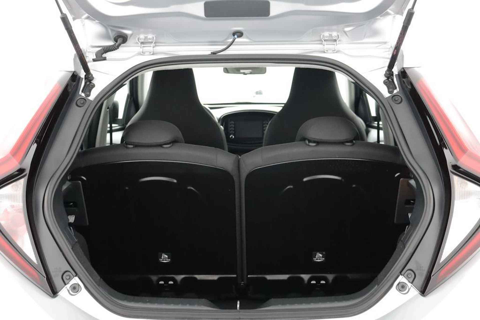 Toyota Aygo X 1.0 VVT-i MT play | Airco | Apple Carplay/Android Auto | Parkeercamera | Adaptieve Cruise-Control | - 39/45