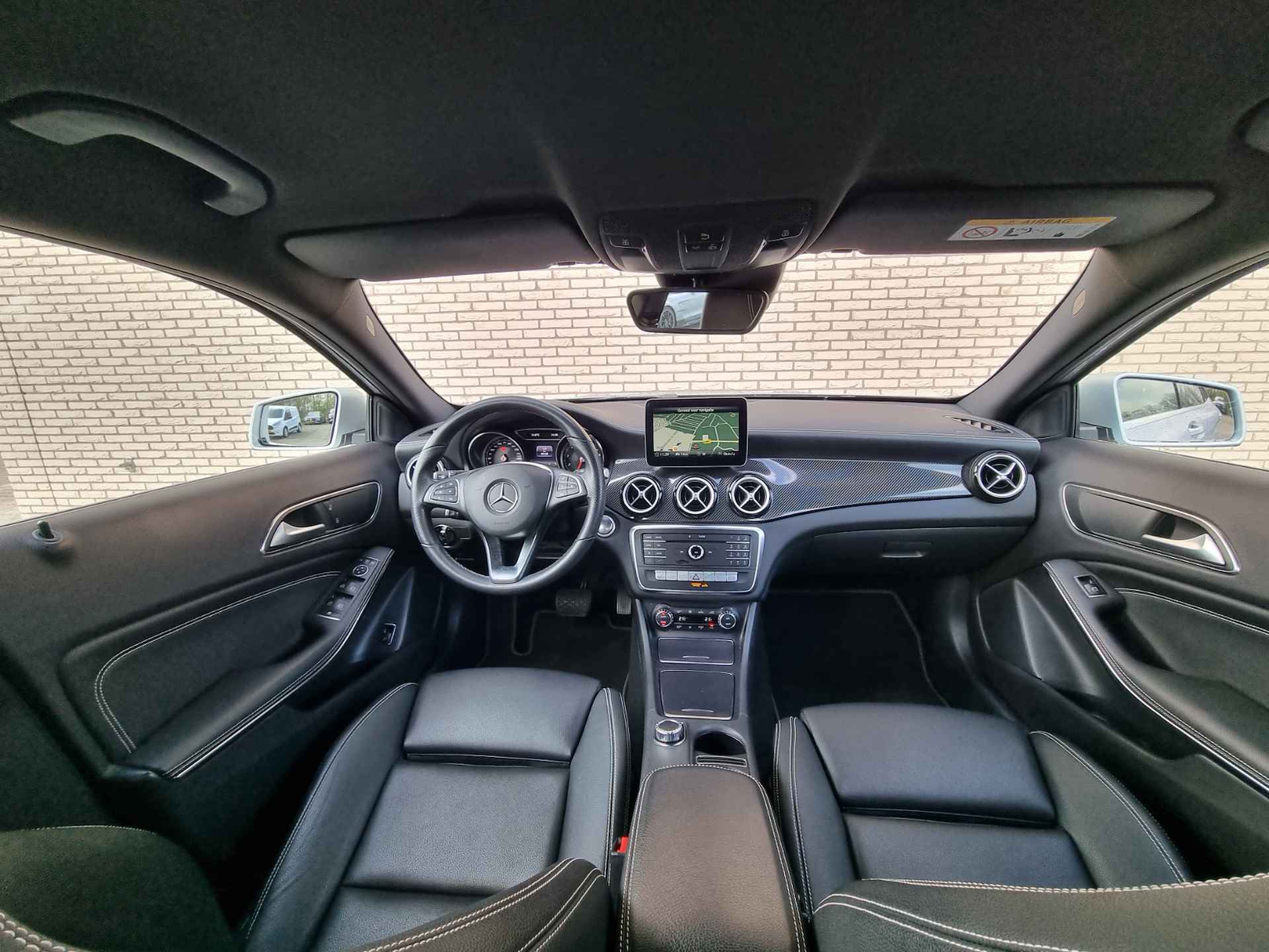 Mercedes-Benz GLA 200 Premium AMG Line Automaat | Stoelverwarming | Achteruitrijcamera | Trekhaak | Apple Carplay - 12/22