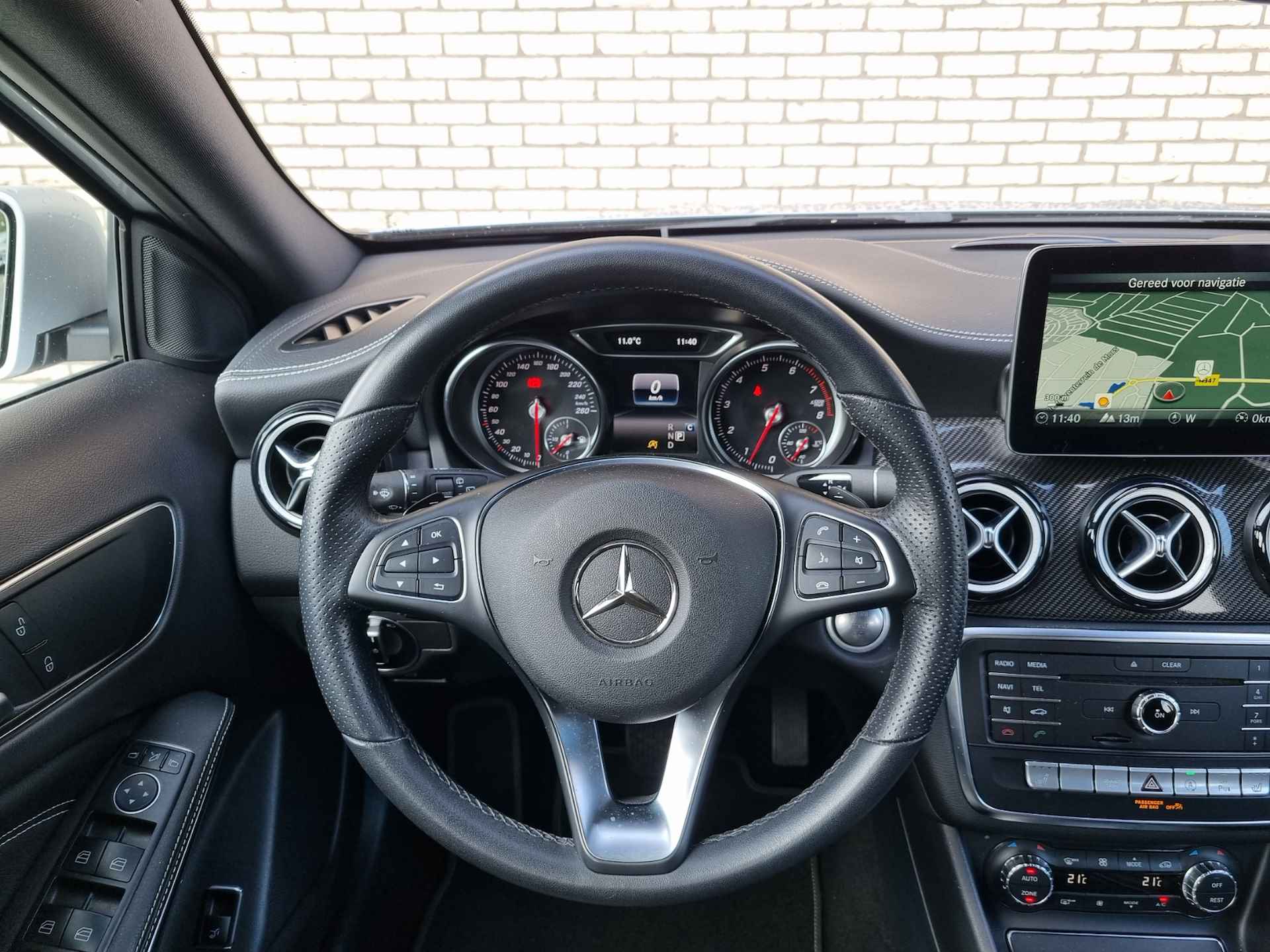 Mercedes-Benz GLA 200 Premium AMG Line Automaat | Stoelverwarming | Achteruitrijcamera | Trekhaak | Apple Carplay - 13/22