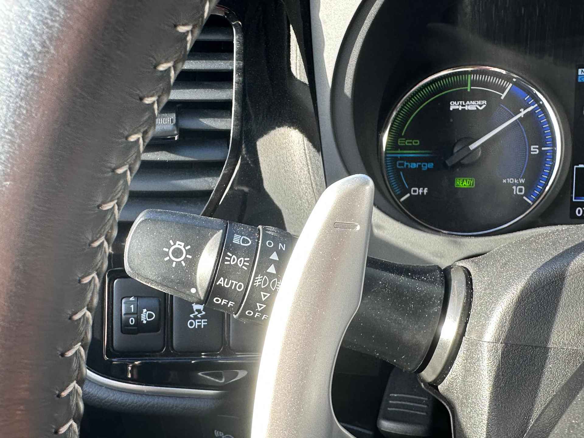 MITSUBISHI Outlander 2.4 DOHC PHEV 4WD Aut Pure+ 3 KEER OP VOORRAAD | Carplay | CRUISE CONTROL | CLIMATE CONTROL | ALL SEASON BANDEN | - 26/40