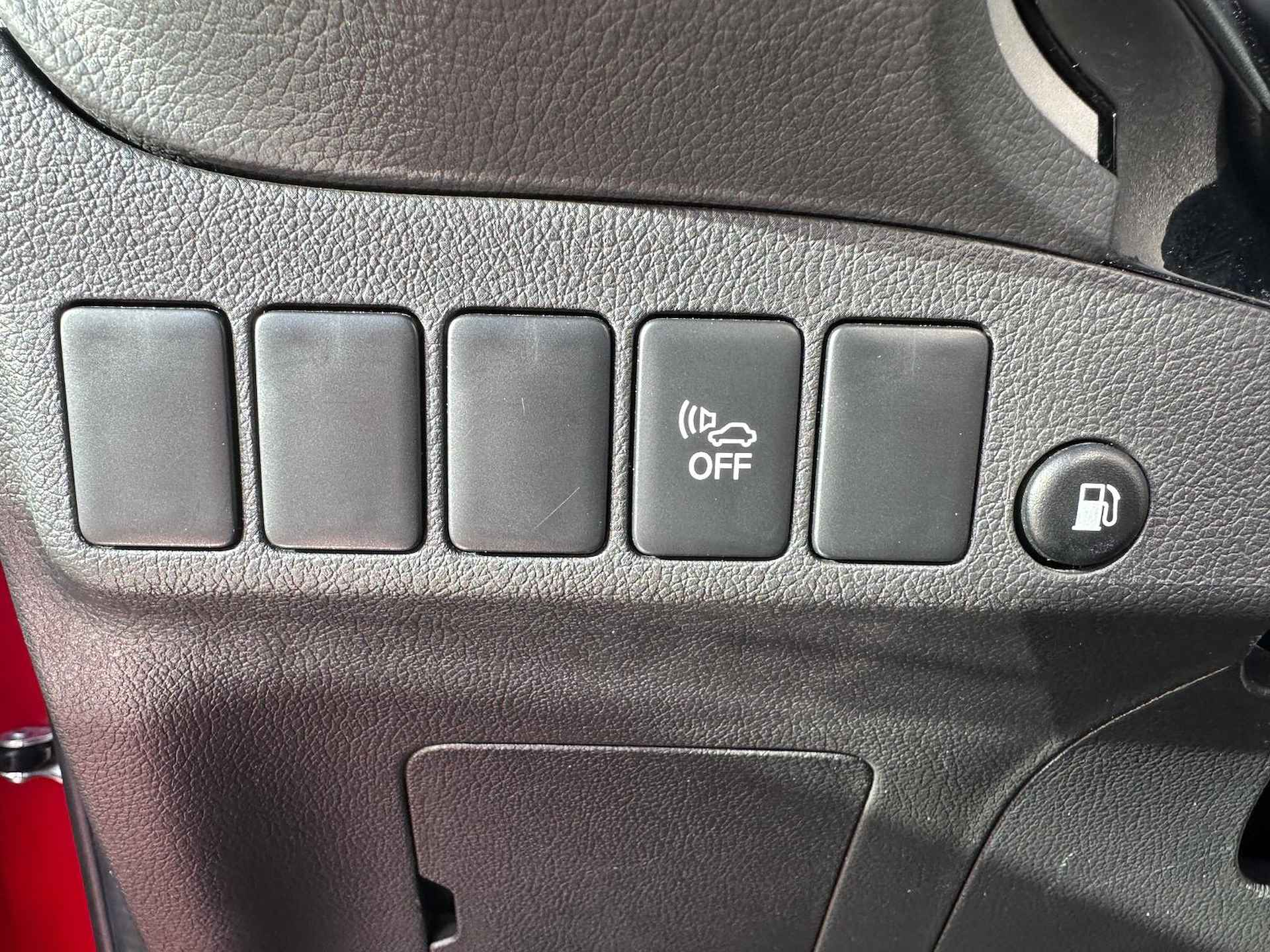 MITSUBISHI Outlander 2.4 DOHC PHEV 4WD Aut Pure+ 3 KEER OP VOORRAAD | Carplay | CRUISE CONTROL | CLIMATE CONTROL | ALL SEASON BANDEN | - 33/40