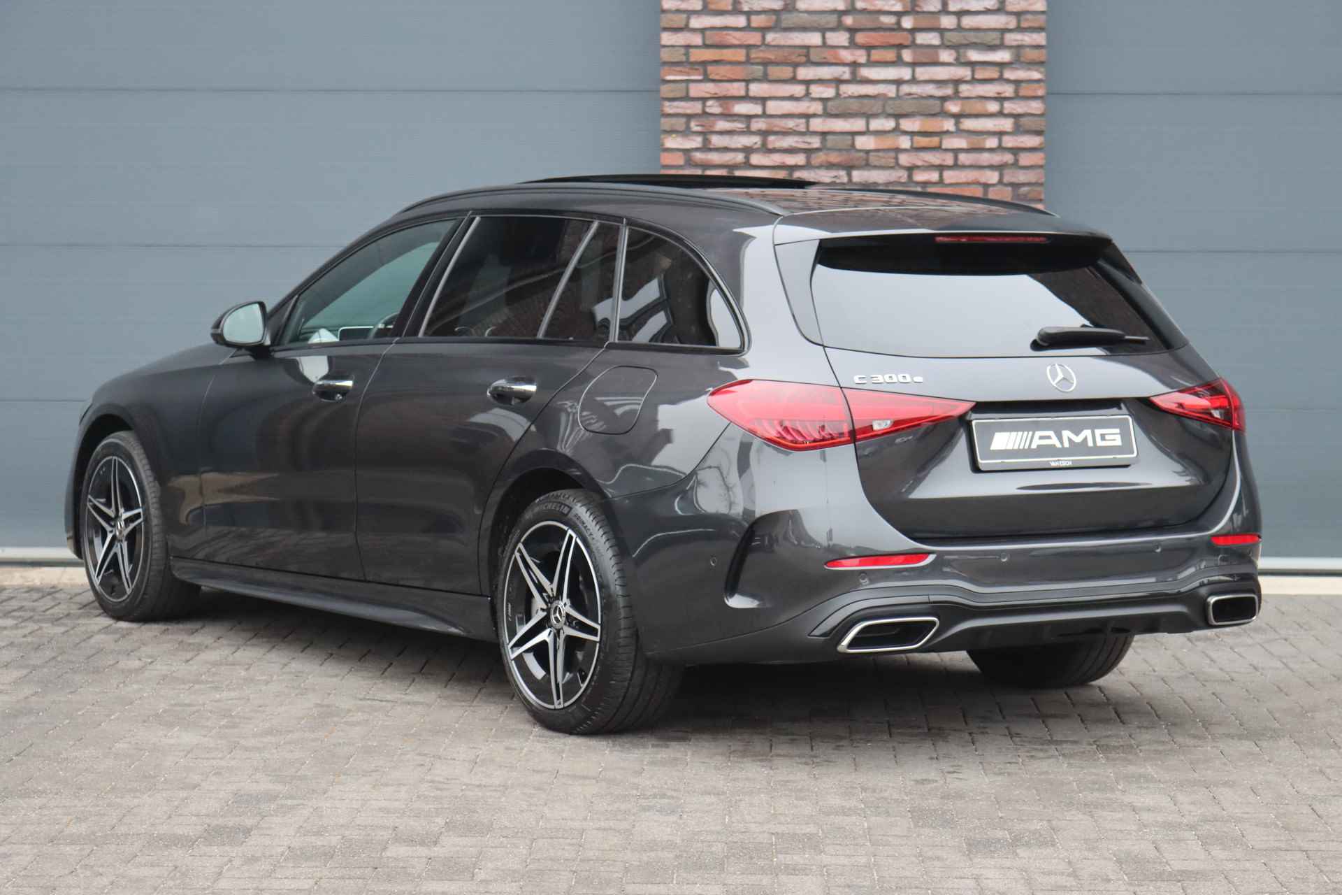 Mercedes-Benz C-Klasse Estate 300 e AMG Line Premium Aut9 | Distronic+ | Panoramadak | Trekhaak | Burmester | Memory | Digital Light | Keyless Go | Verwarmd Stuurwiel | Augmented Reality | - 6/40