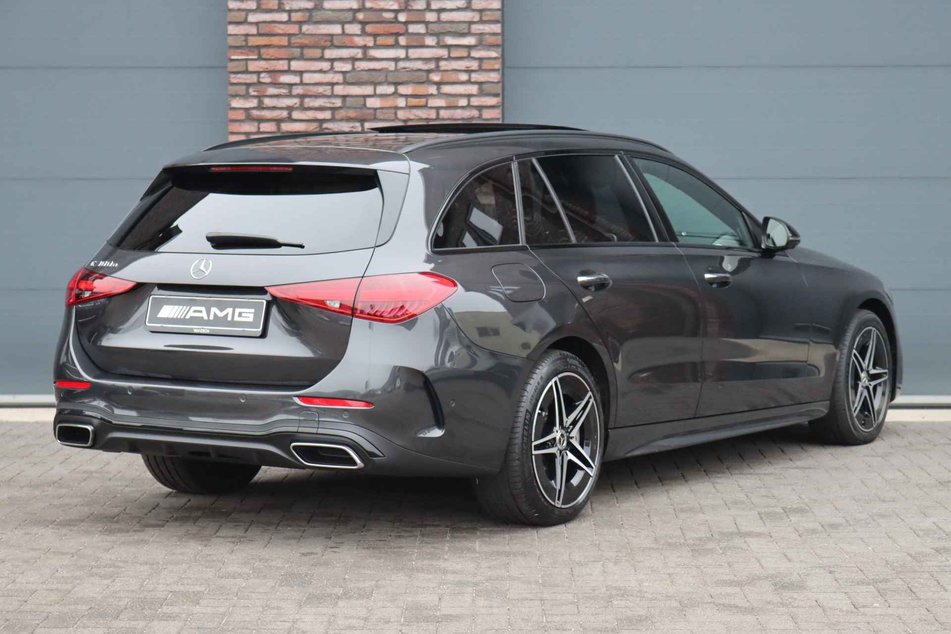 Mercedes-Benz C-Klasse Estate 300 e AMG Line Premium Aut9 | Distronic+ | Panoramadak | Trekhaak | Burmester | Memory | Digital Light | Keyless Go | Verwarmd Stuurwiel | Augmented Reality | - 8/40