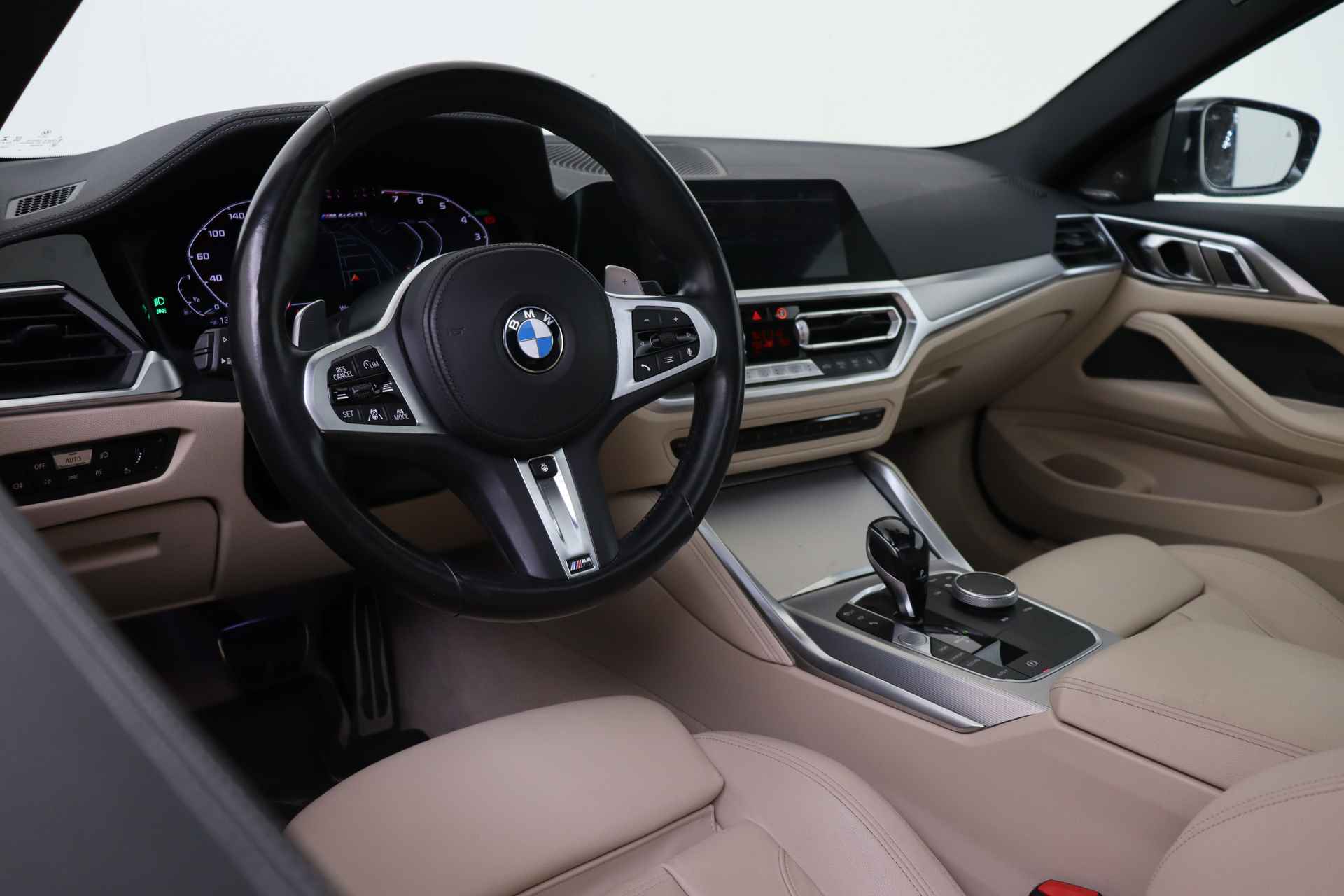 BMW 4 Serie Coupé M440i xDrive High Executive Automaat / Schuif/kanteldak / Harman Kardon / Stoelverwarming / Head-Up / Comfort Access / Live Cockpit Professional / Parking Assistant Plus - 4/59