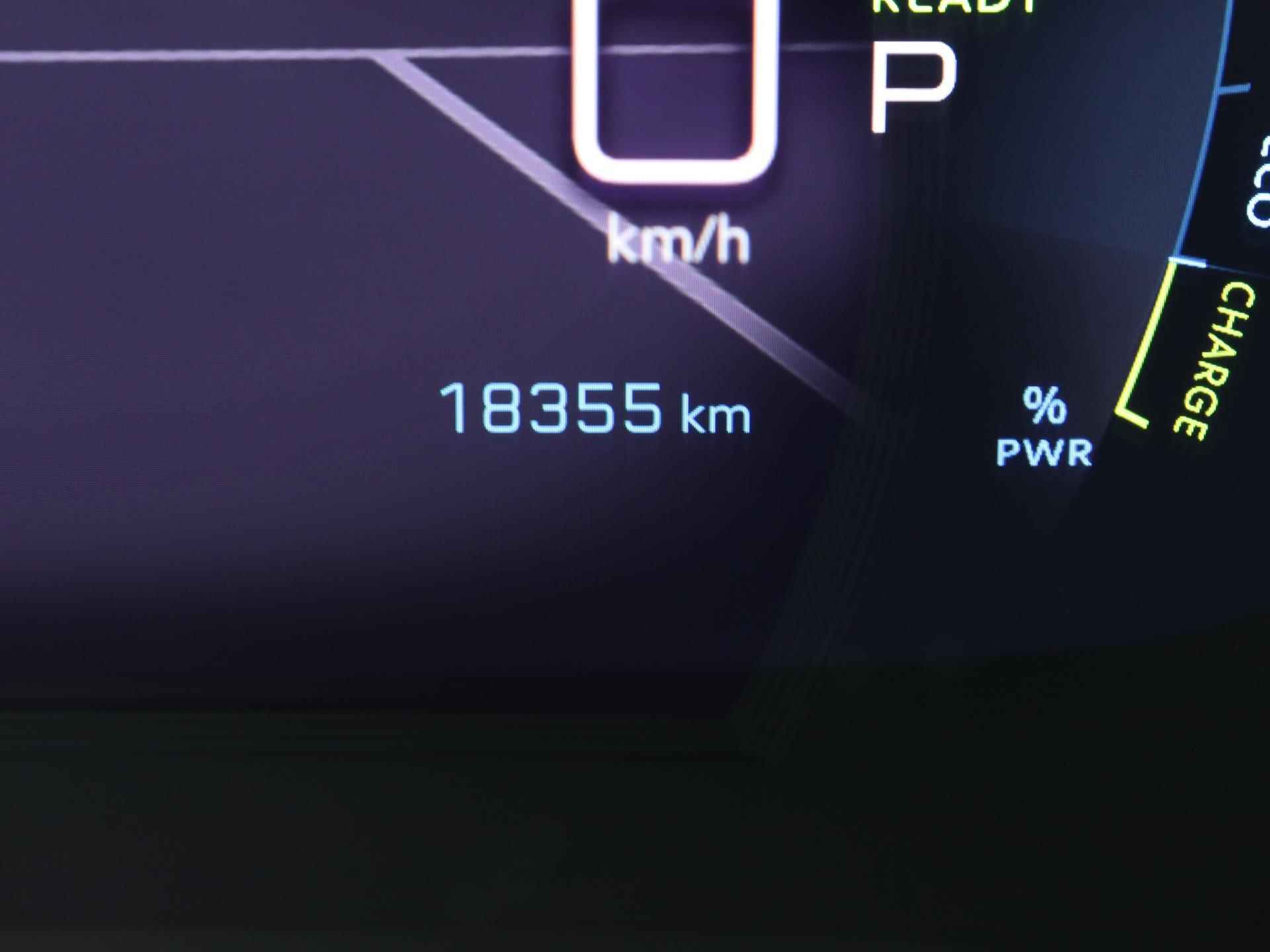 Peugeot e-2008 EV 50 kWh GT Pack 136pk Automaat | Navigatie | Sportstoelen | Licht Metalen Velgen 18" | Parkeer Assistent | Adaptieve Cruise Control - 32/37