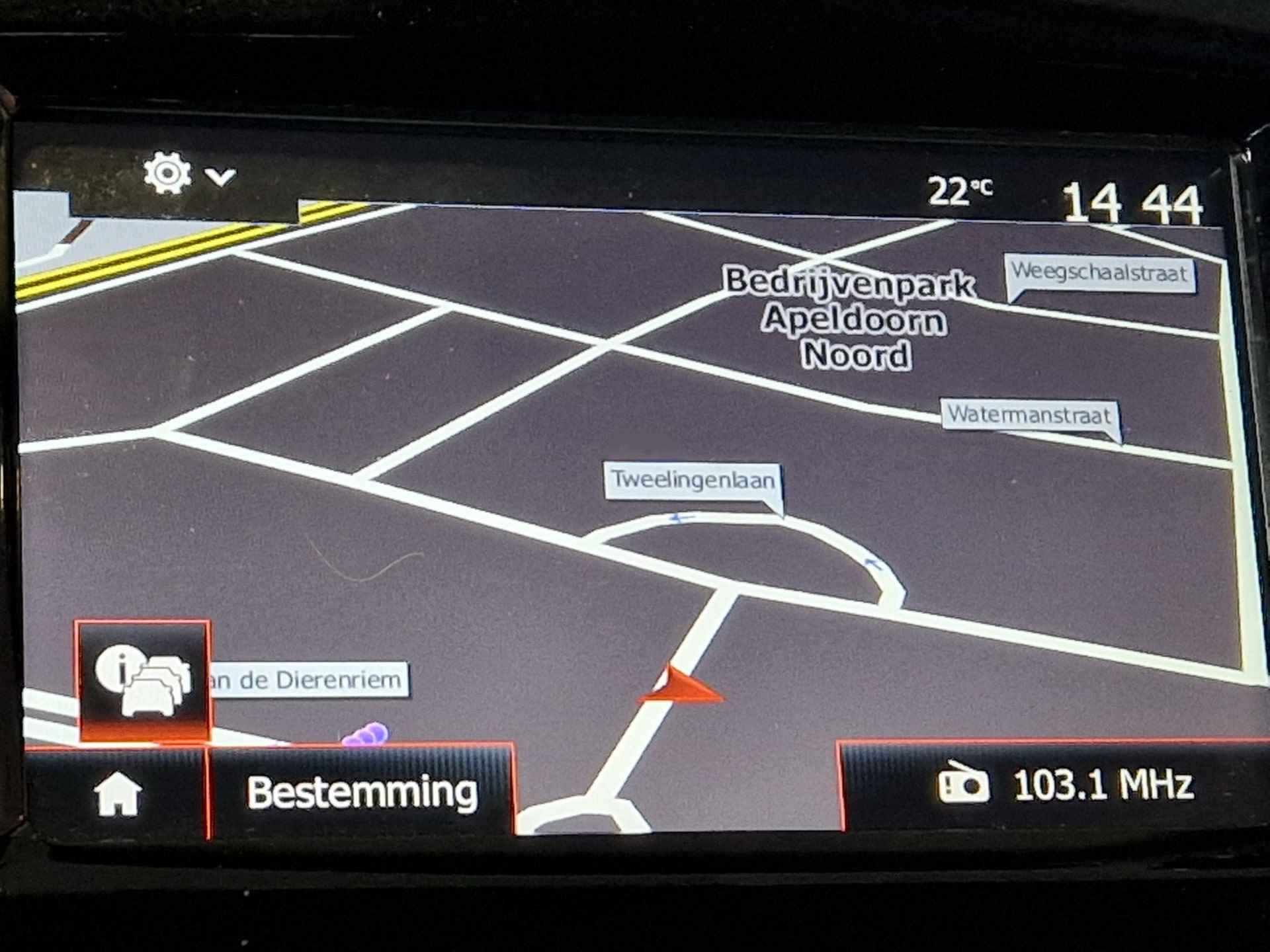 Renault Clio 0.9 TCe 90 Limited | Navigatie | Parkeersensoren | Airco | - 9/28