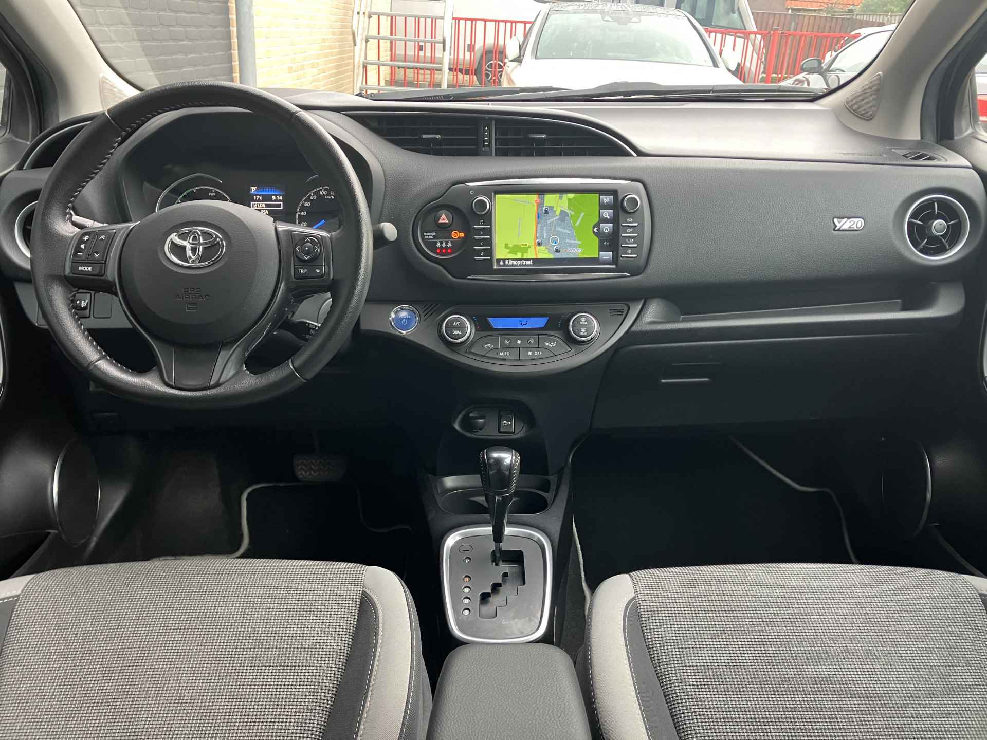 Toyota Yaris 1.5 Hybrid Y20 Exclusive Edition AUT. | navigatie | trekhaak | cruise control | camera | stoelverwarming - 16/37