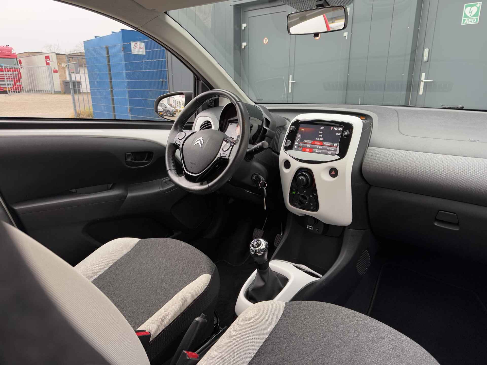 Citroen C1 1.0 VTi Feel | Two tone | Apple Carplay | DAB+ | Lage km-stand | Prijs is rijklaar - 5/24