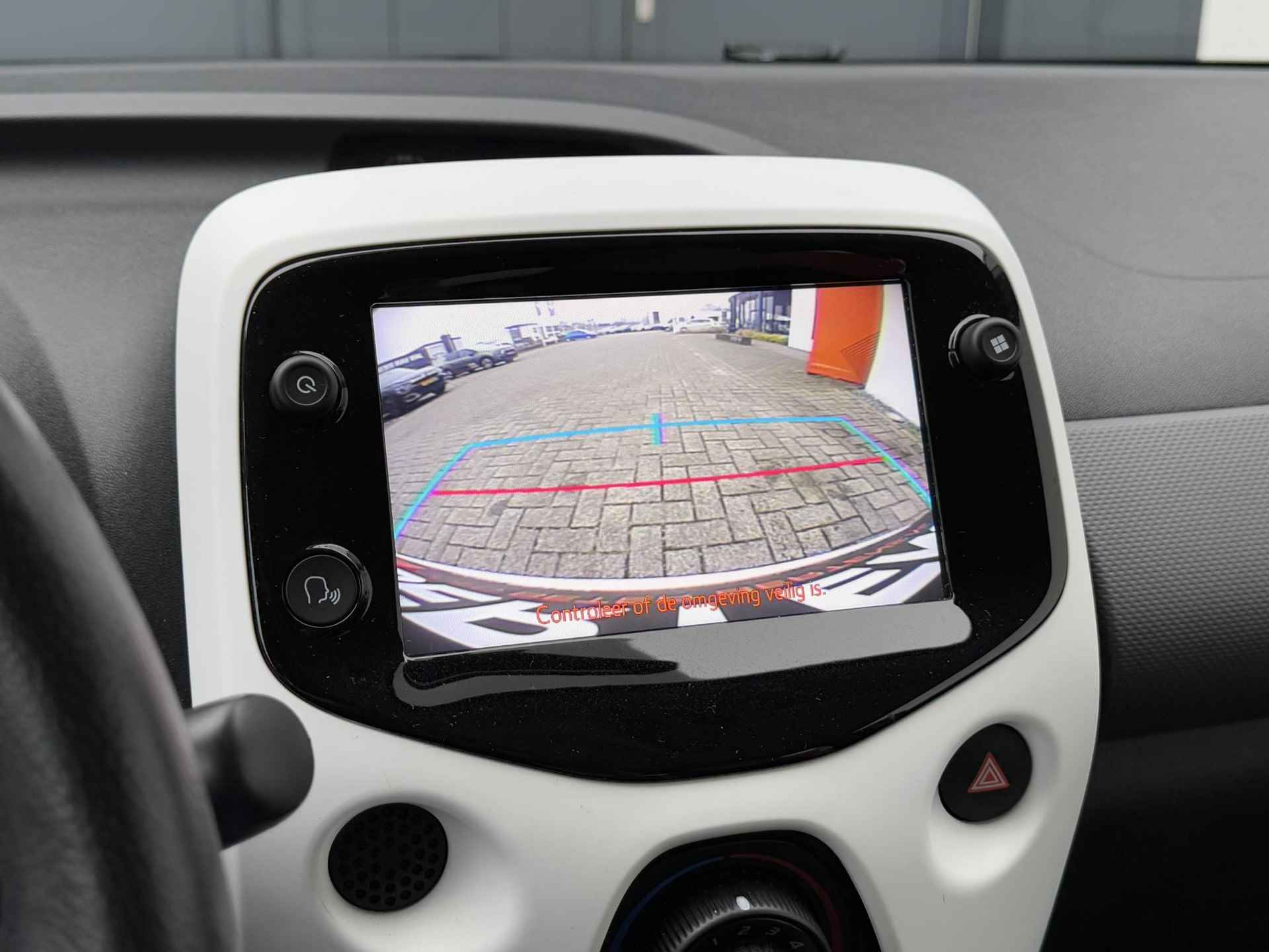 Citroen C1 1.0 VTi Feel | Two tone | Apple Carplay | DAB+ | Lage km-stand | Prijs is rijklaar - 11/24