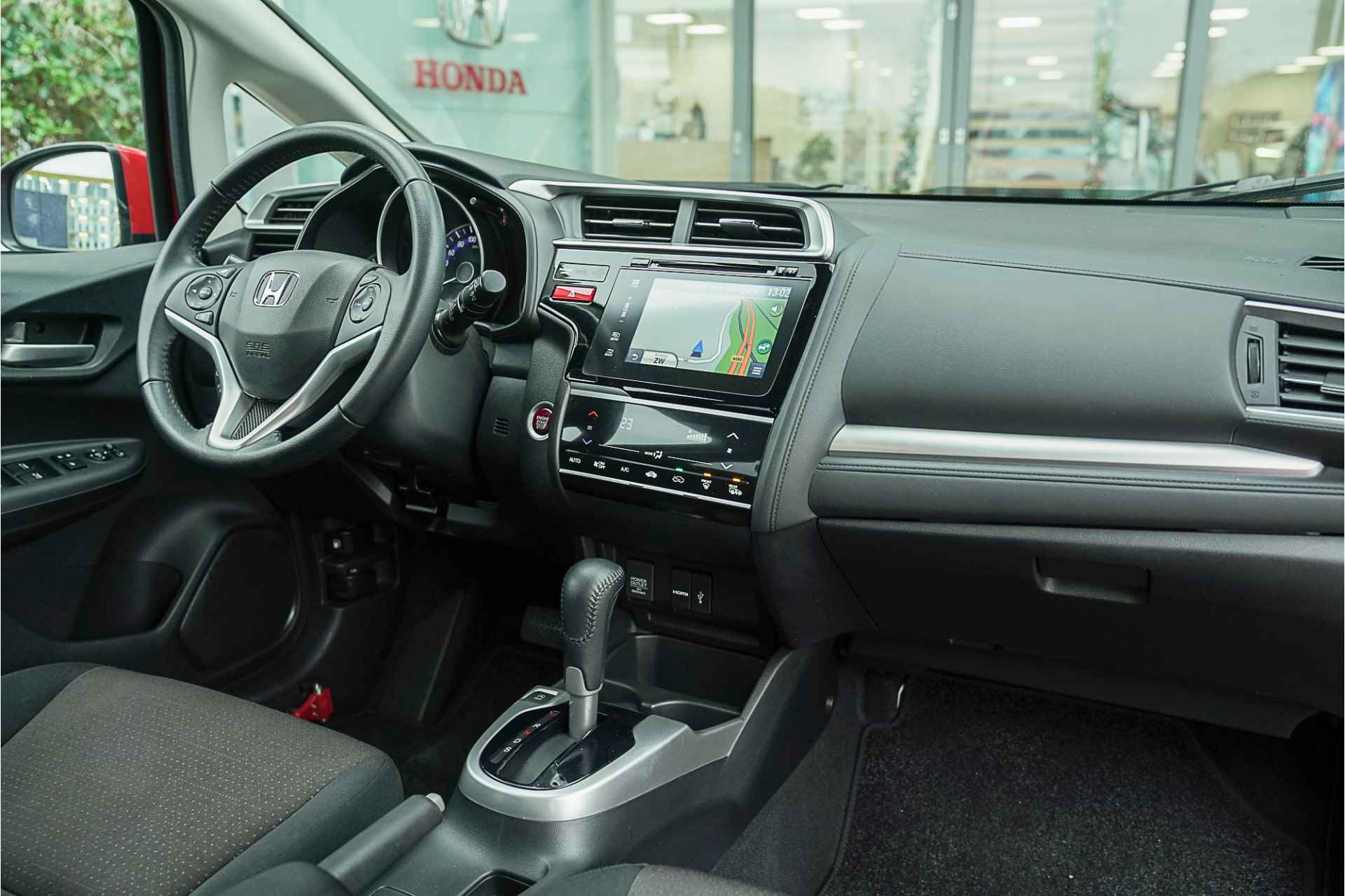 Honda Jazz 1.3i V-TEC ELEGANCE - AUTOMAAT - TREKHAAK - NAVIGATIE - ALL WEATERS - 37/62