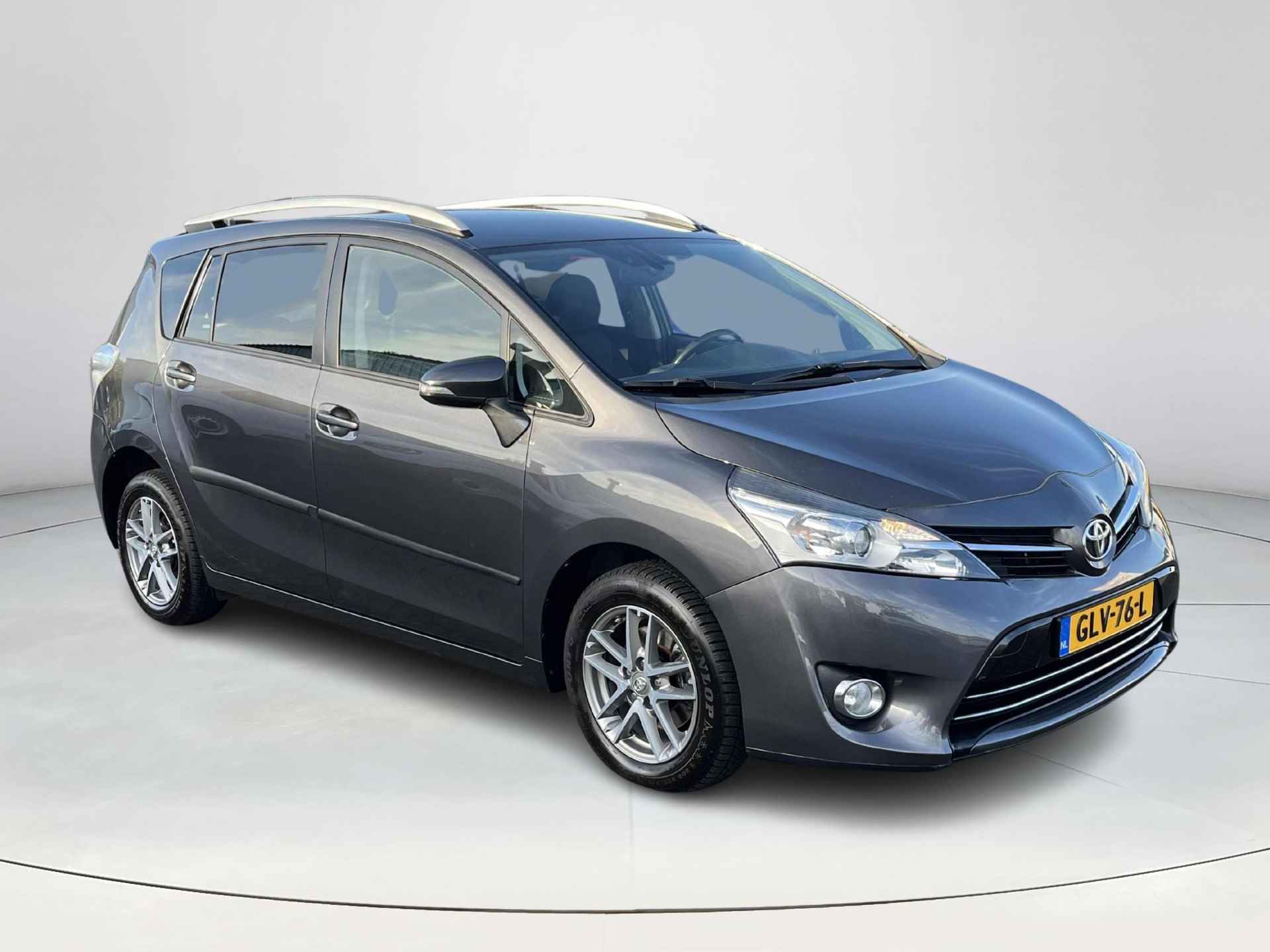 Toyota Verso 1.8 VVT-i Aspiration | Achteruitrijcamera | Trekhaak | Stoelverwarming voor - 8/31