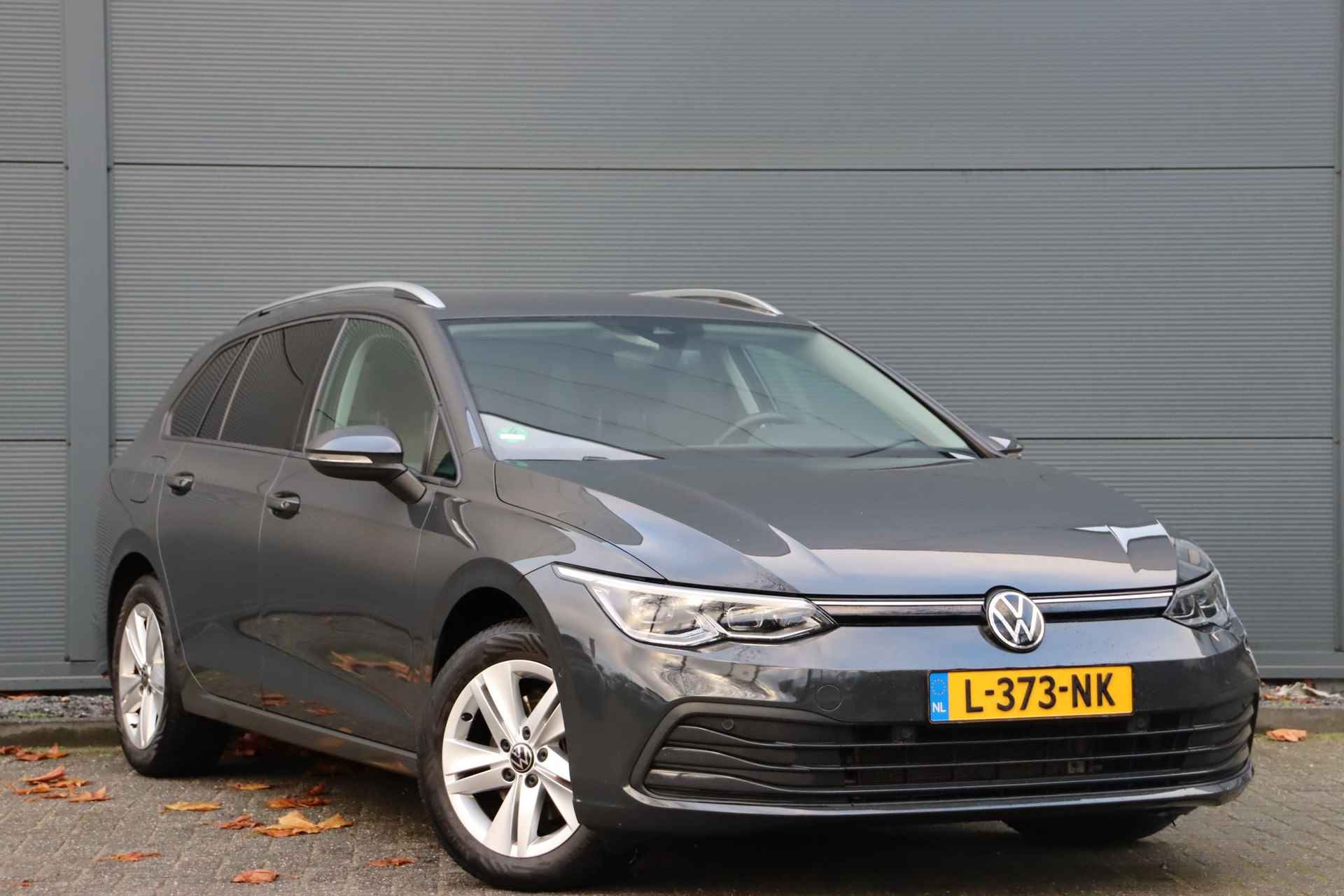 Volkswagen Golf Variant 1.5 eTSI Life Business / Trekhaak / Climate Control / Achteruitrijcamera - 3/37